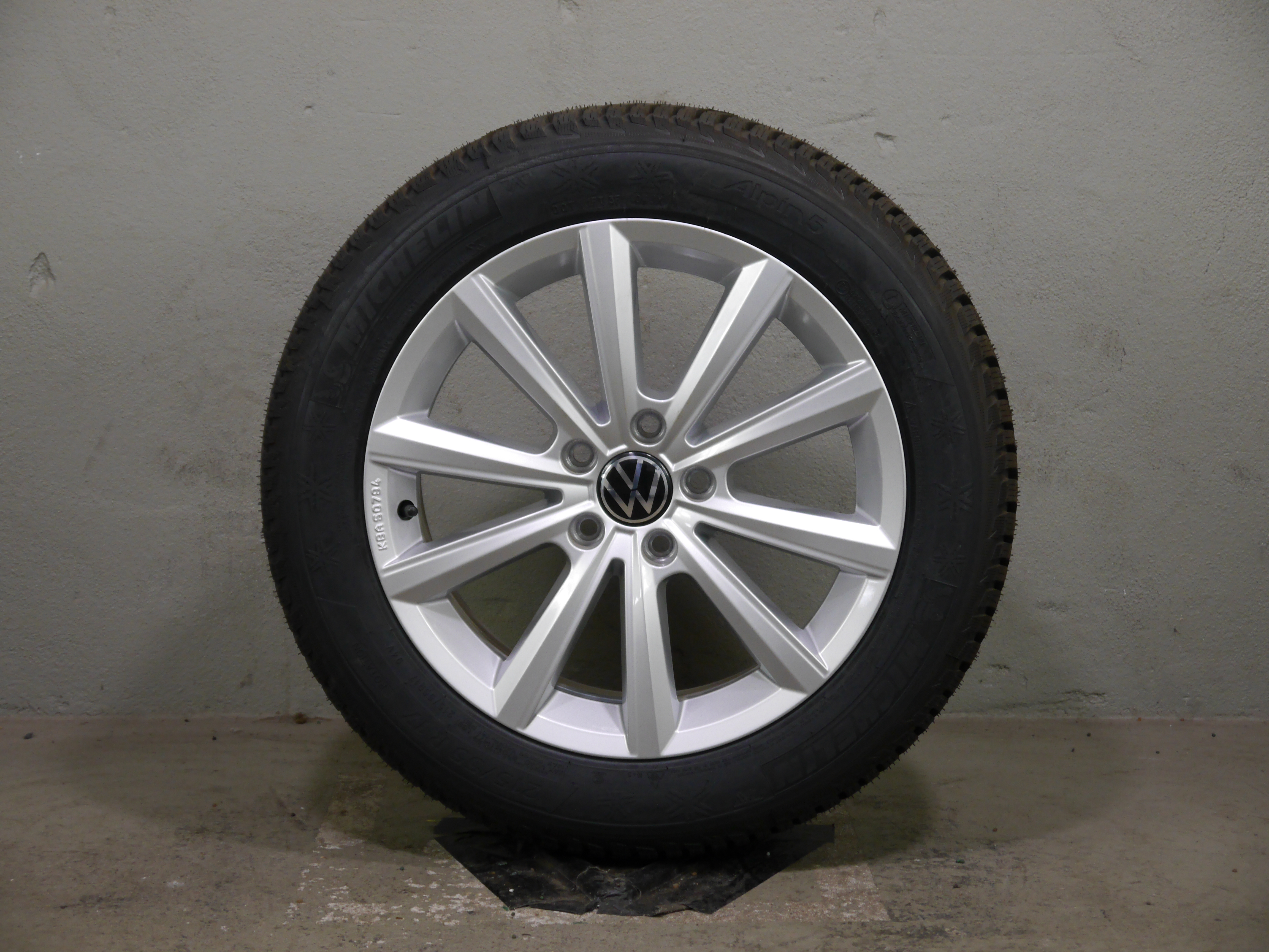 VW T-Roc (A1) Aluradsatz – Winter 215/55 R17 94V – 2GA601025M