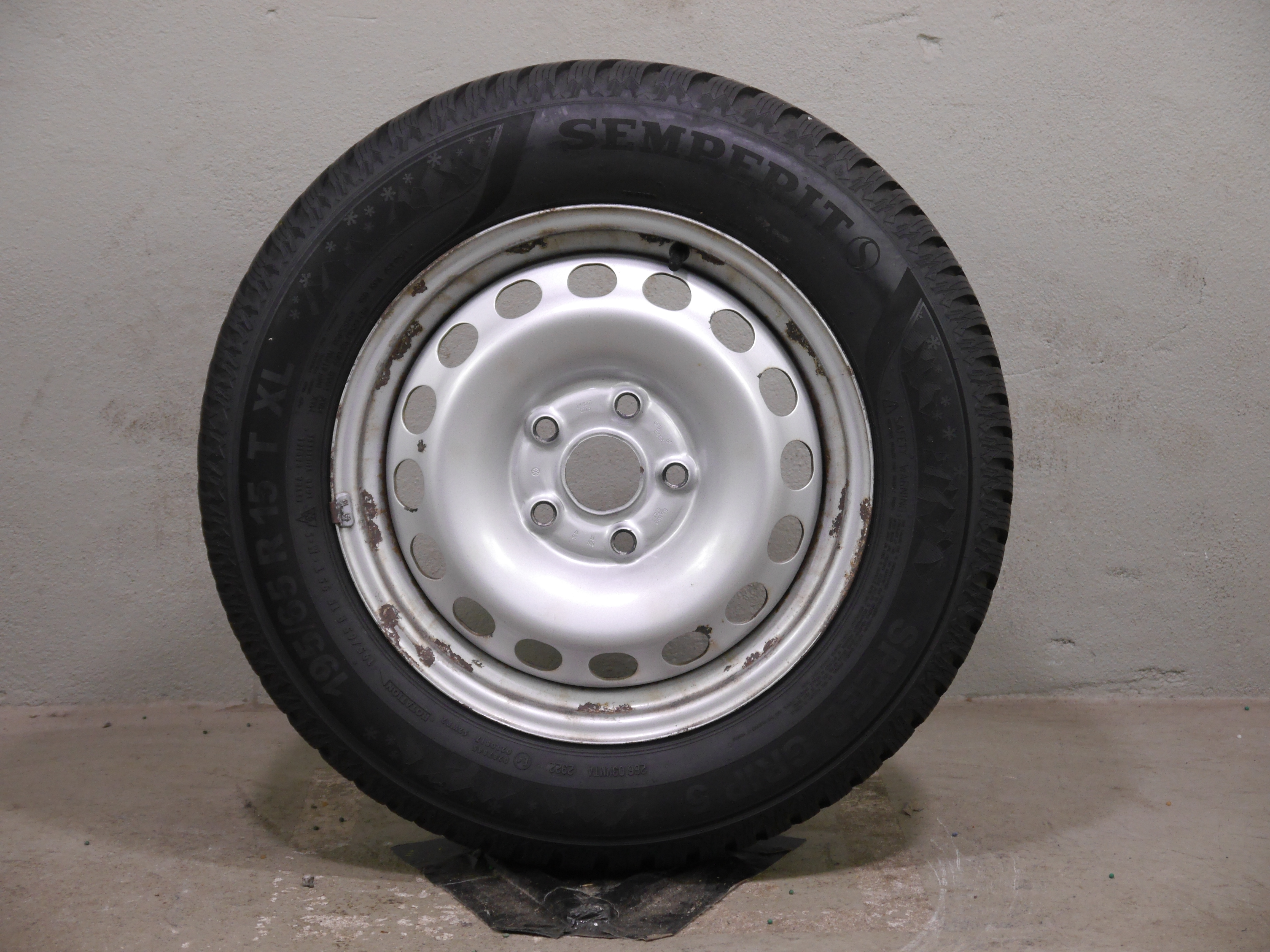 Volkswagen Caddy 2K Stahlradsatz – Winter 195/65 R15 95T – 2K0601027B