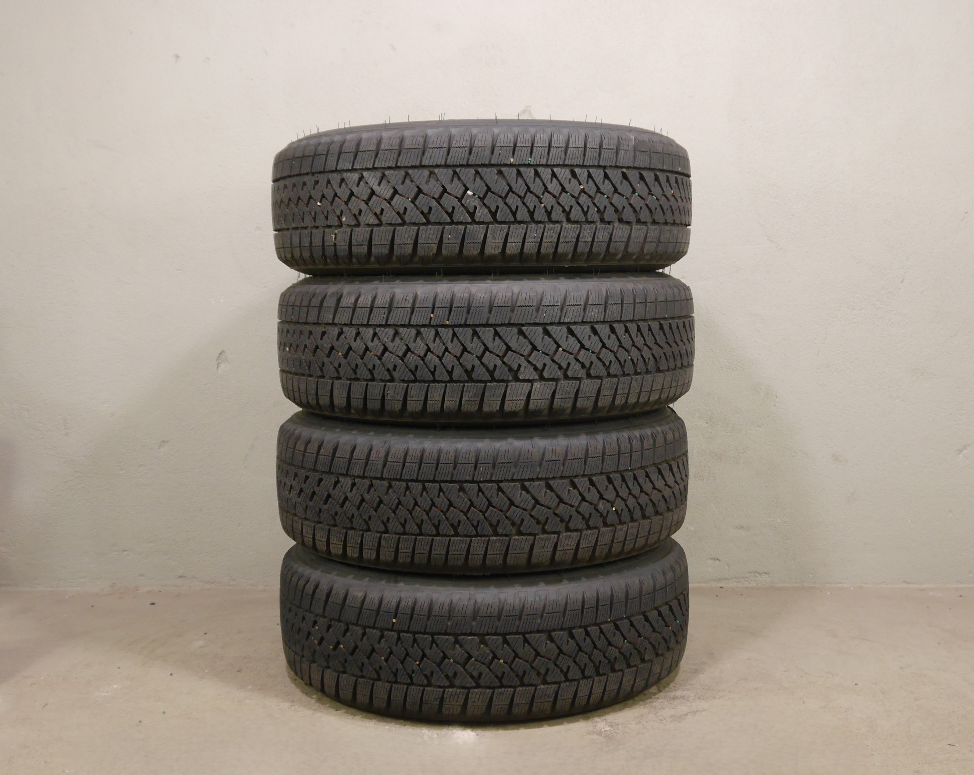 VW T6 California (ST) Aluradsatz – Winter 215/60 R17 104/102H - 7T0601025A