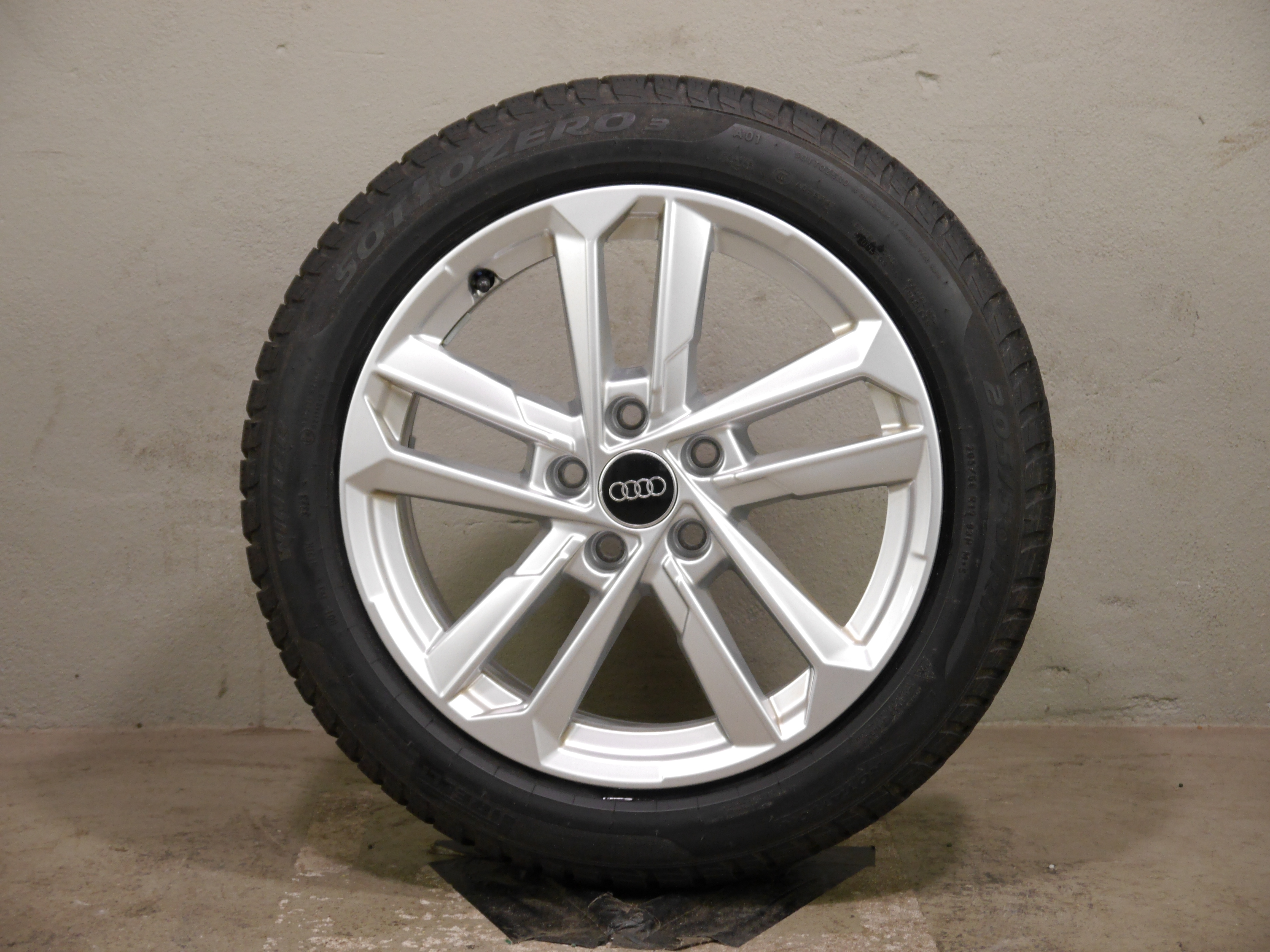 Audi A3 Sportback Aluradsatz – Winter 205/50 R17 93H (AO1) – 8Y0601025L