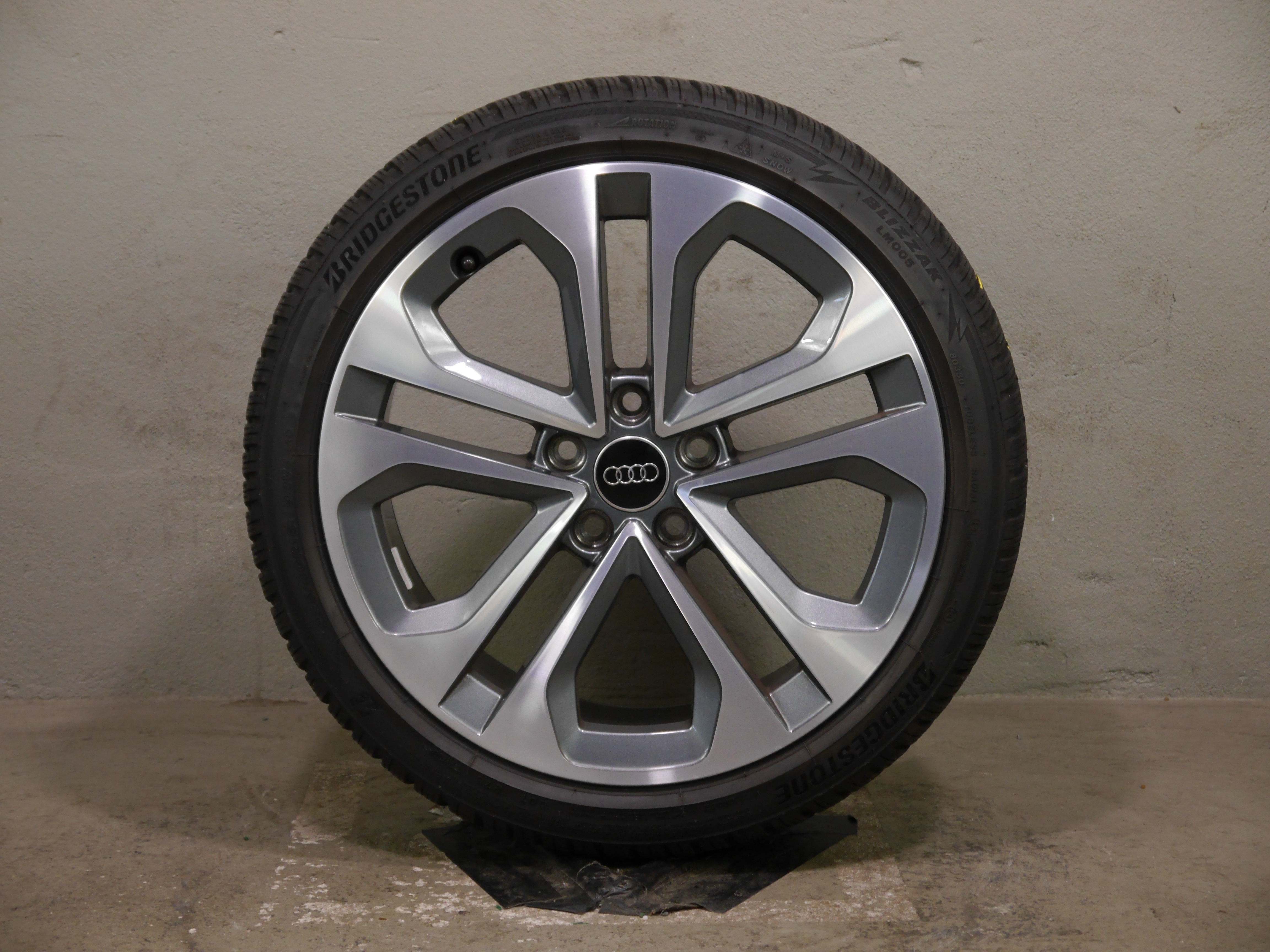 Audi A3/S3 Sportback (8Y) Aluradsatz – Winter 225/40 R18 92V (AO1) – 8Y0601025CE