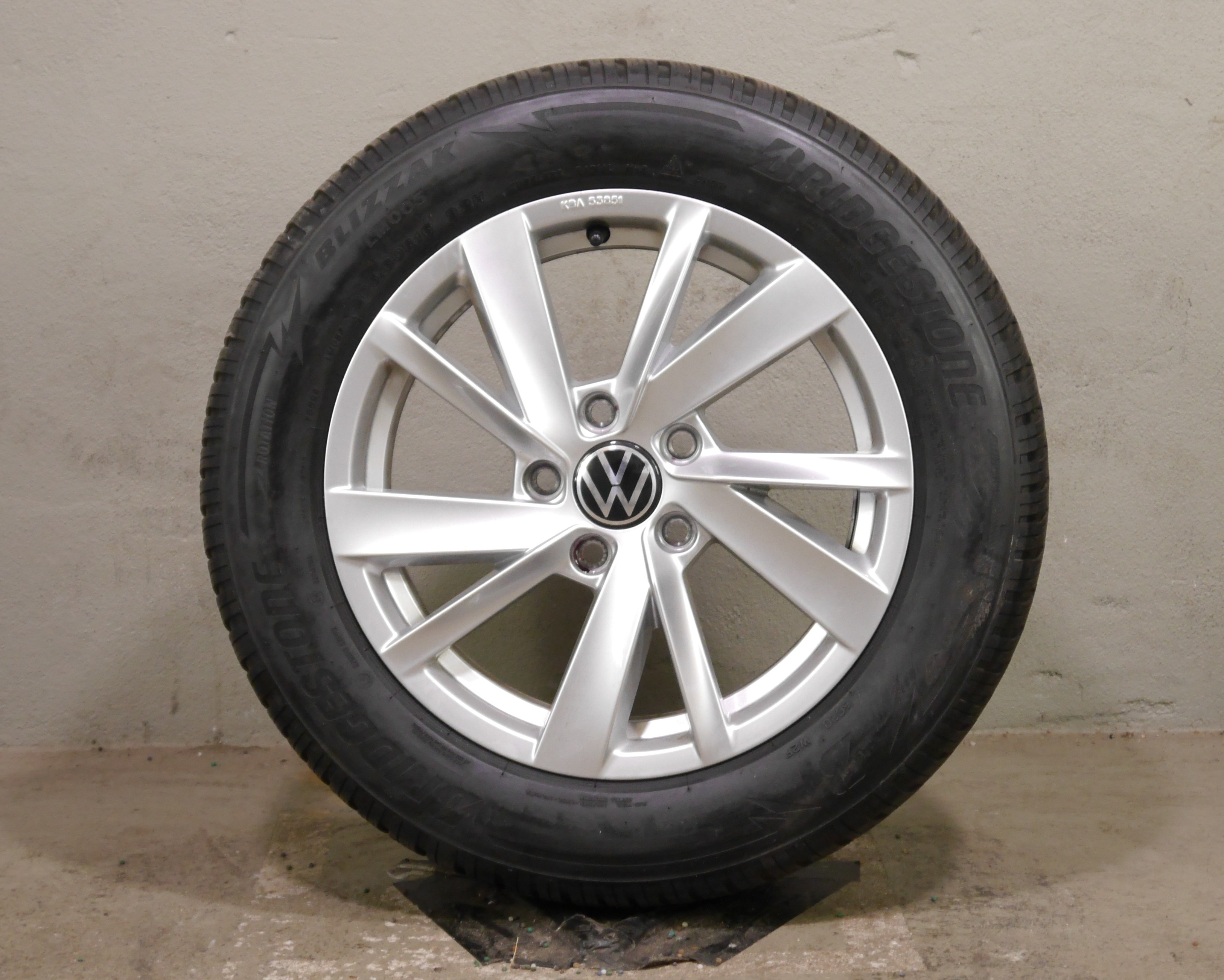 VW T-Roc (D1) Aluradsatz – Winter 205/60 R16 96H – 2GA071496B