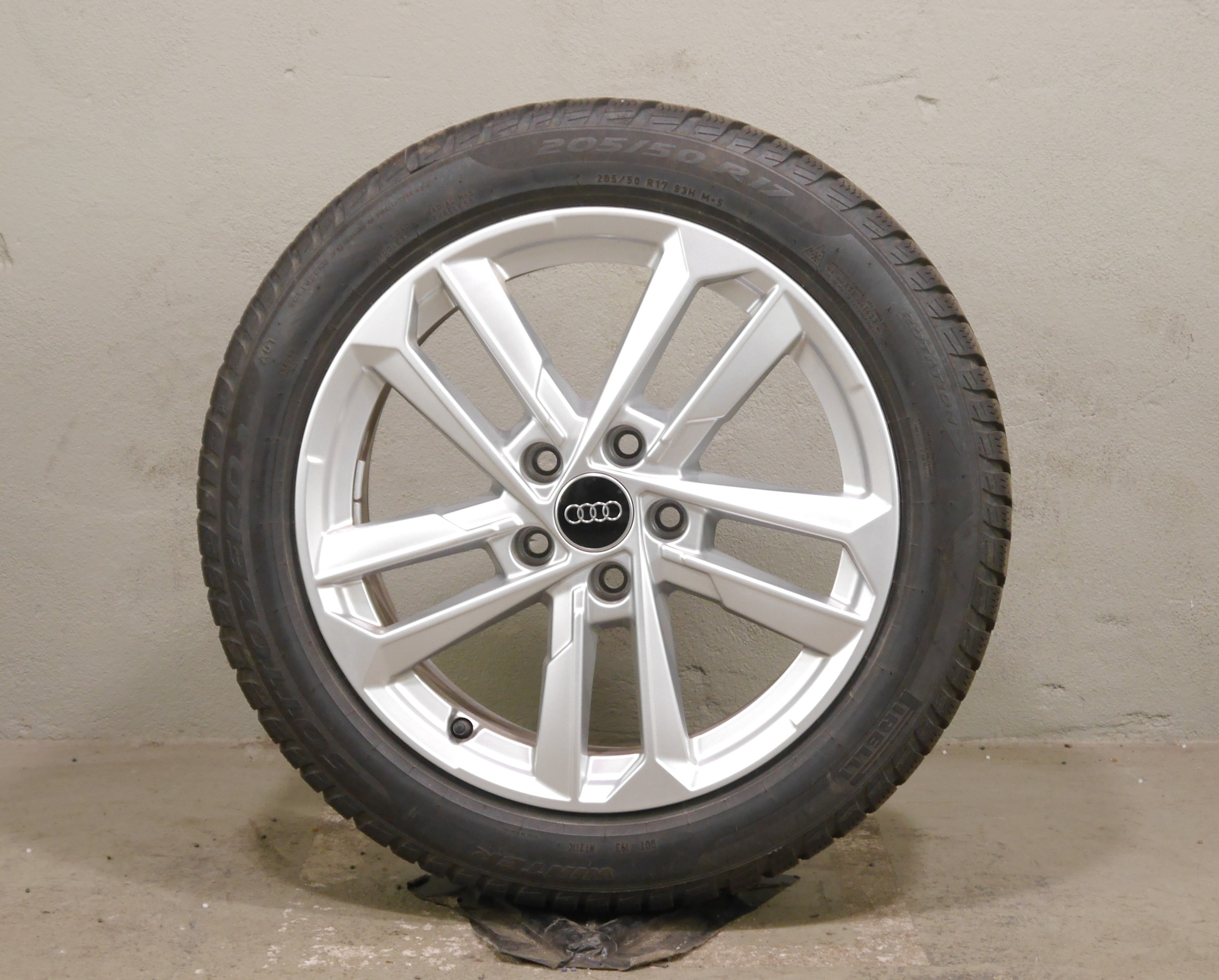 Audi A3 (8Y) Sportback Aluradsatz – Winter 205/50 R17 93H (AO1) – 8Y0601025L