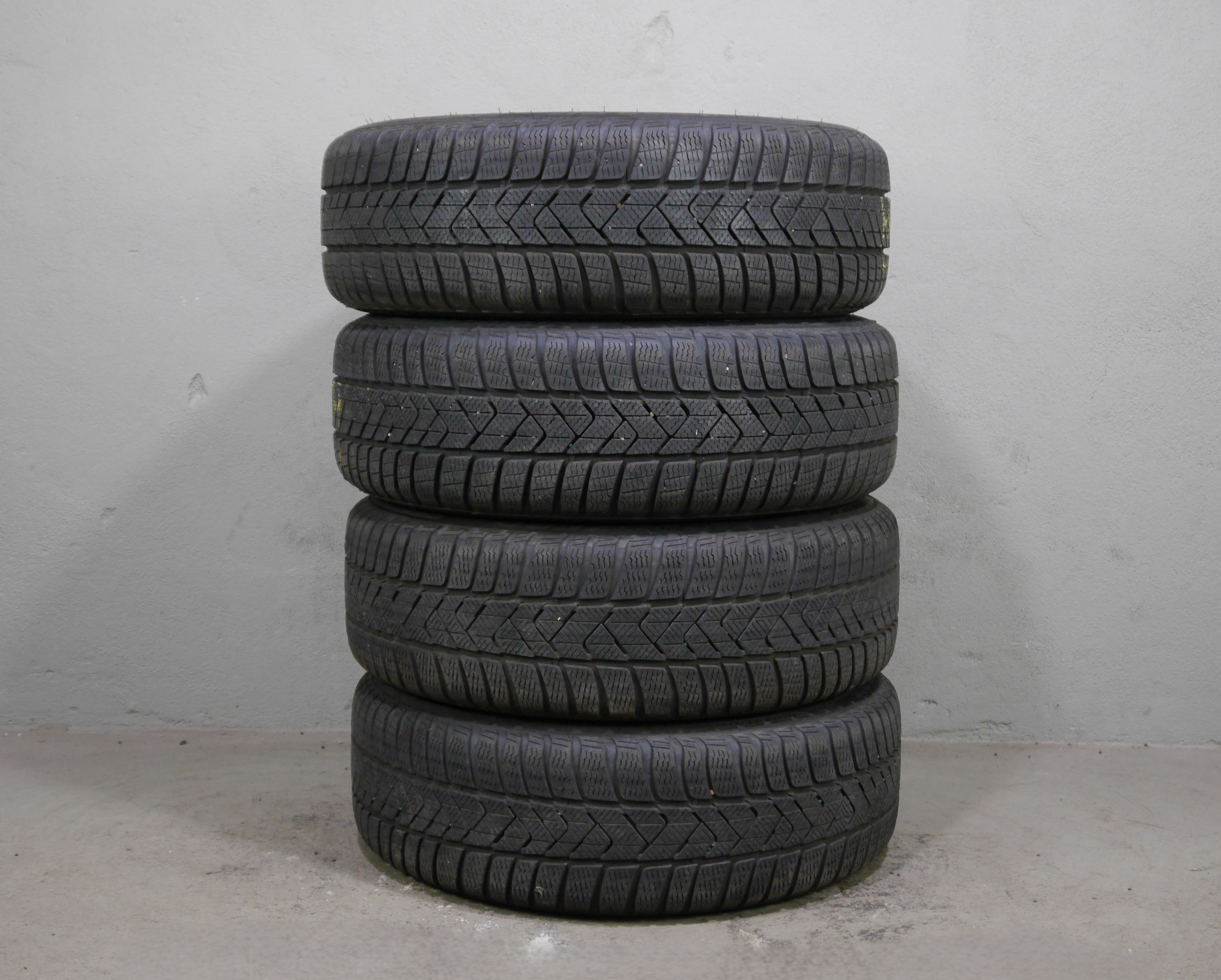 Audi A3 Limousine (8Y) Aluradsatz – Winter 205/50 R17 93H (AO1) – 8Y0601025L