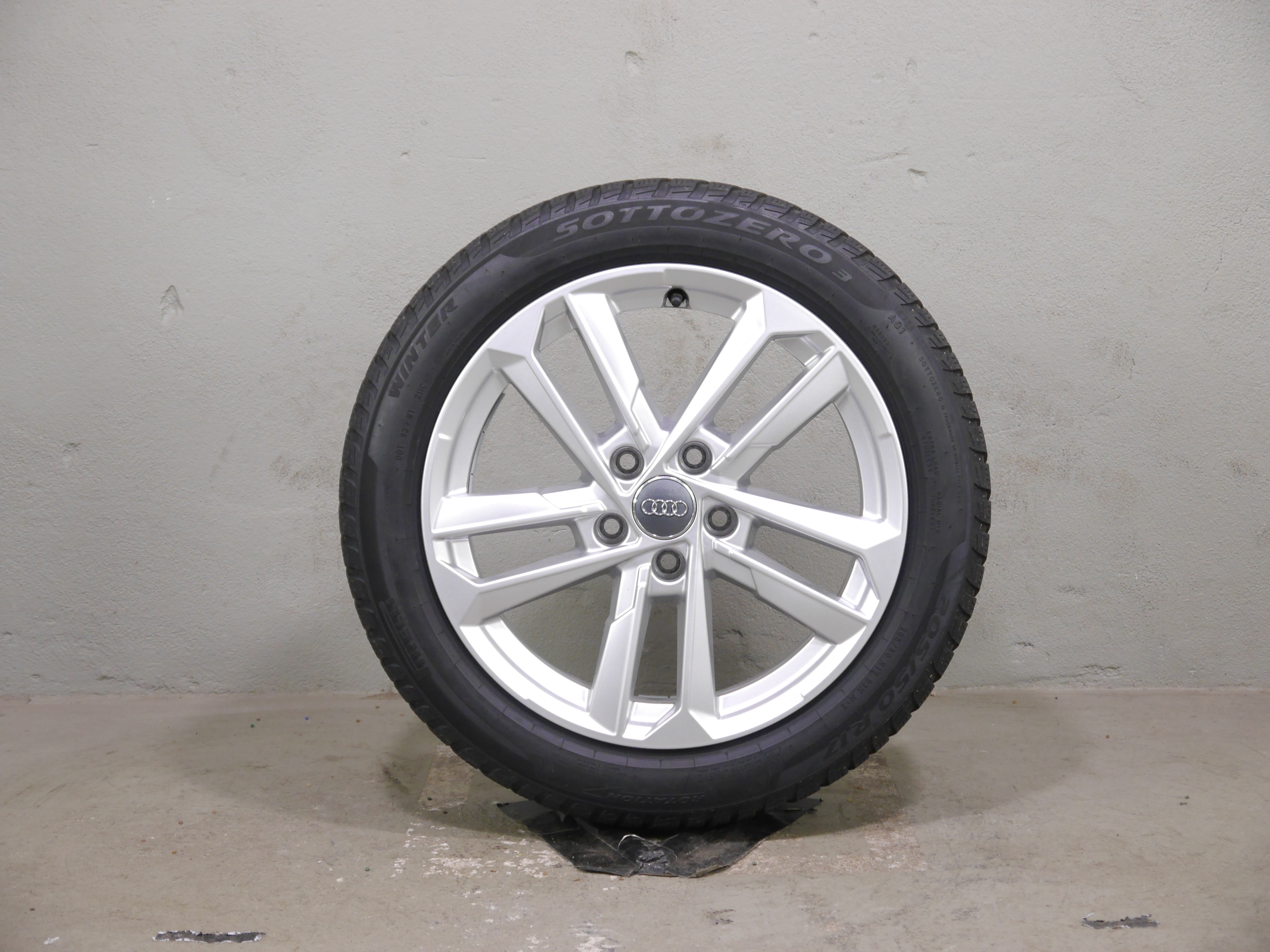 Audi A3 Aluradsatz – Winter 205/50 R17 93H (AO1) – 8Y0601025L