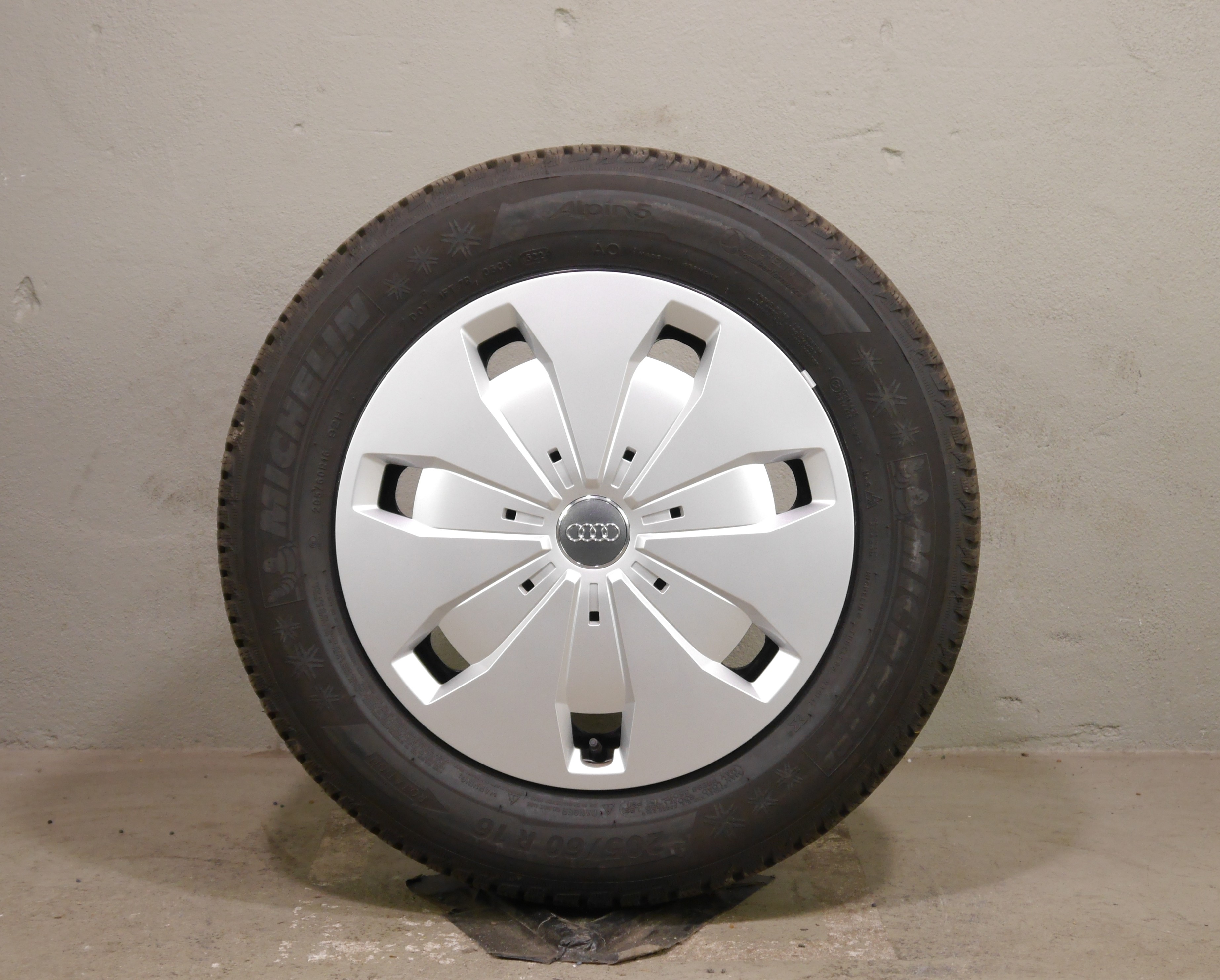 Audi Q2 Stahlradsatz – Winter 205/60 R16 92H (AO) – 5Q0601027CJ