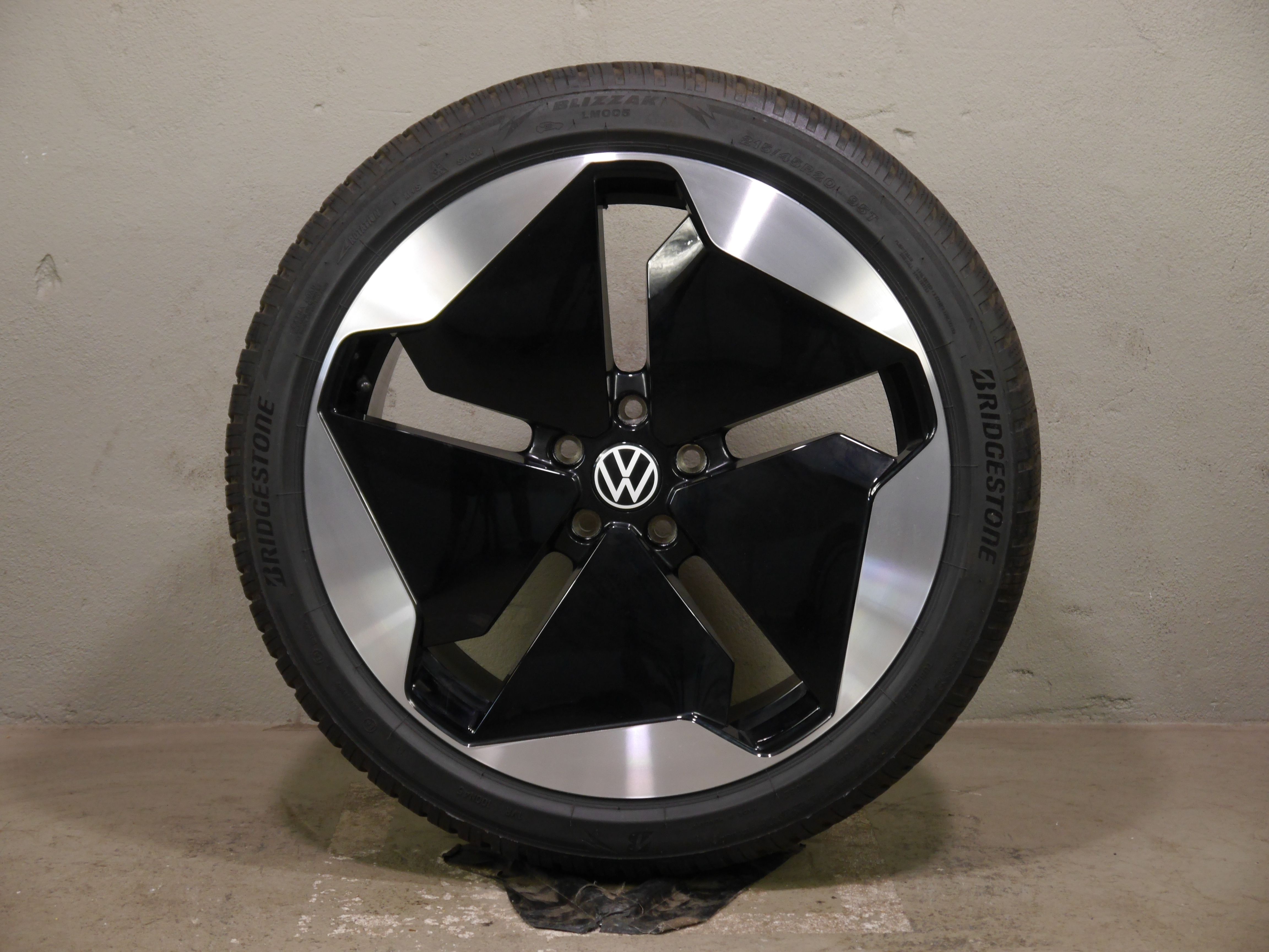 VW ID.3 Aluradsatz – Winter 215/45 R20 95T - 10A601025AA