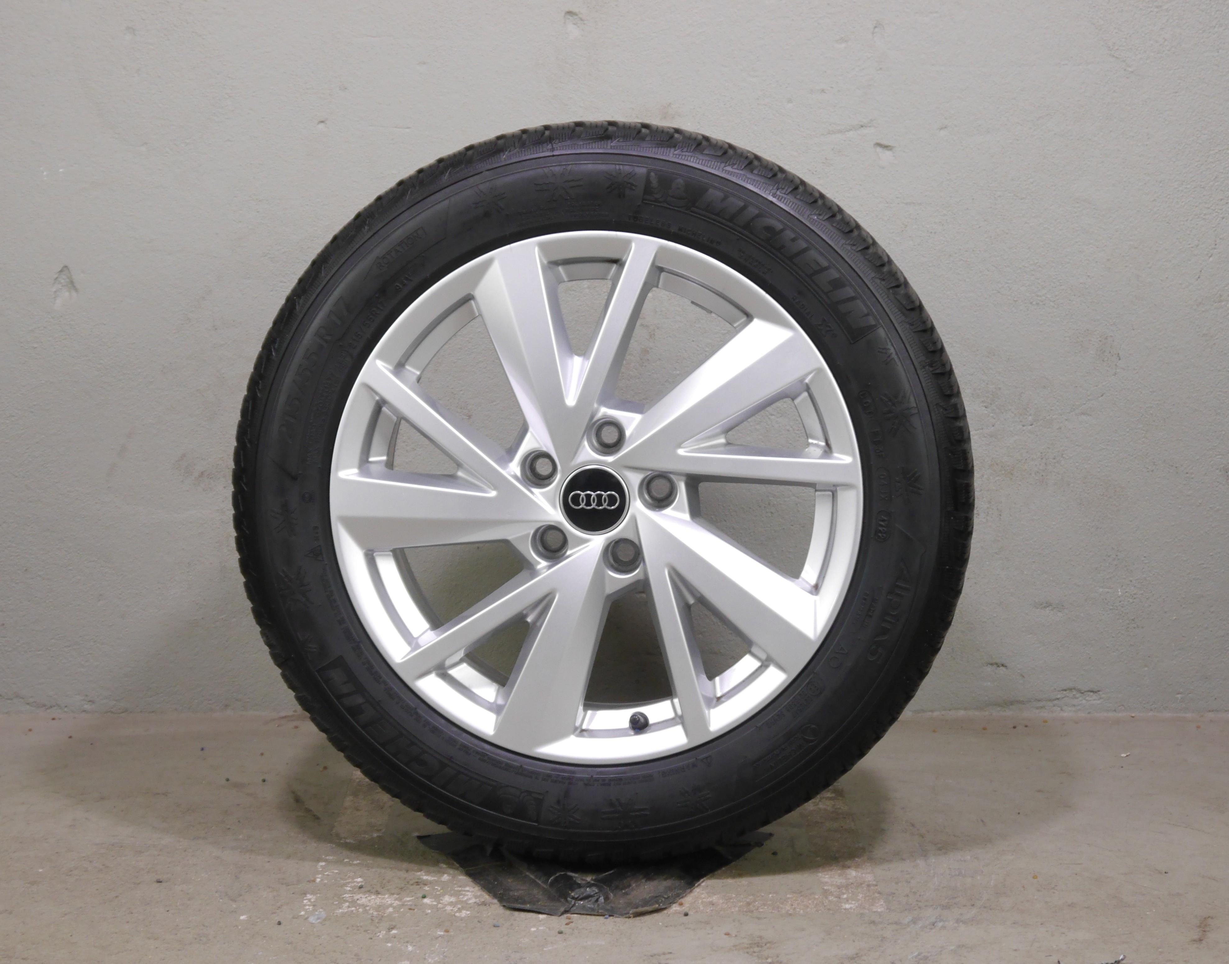Audi Q2 Aluradsatz – Winter 215/55 R17 94V (AO) – 81A601025C