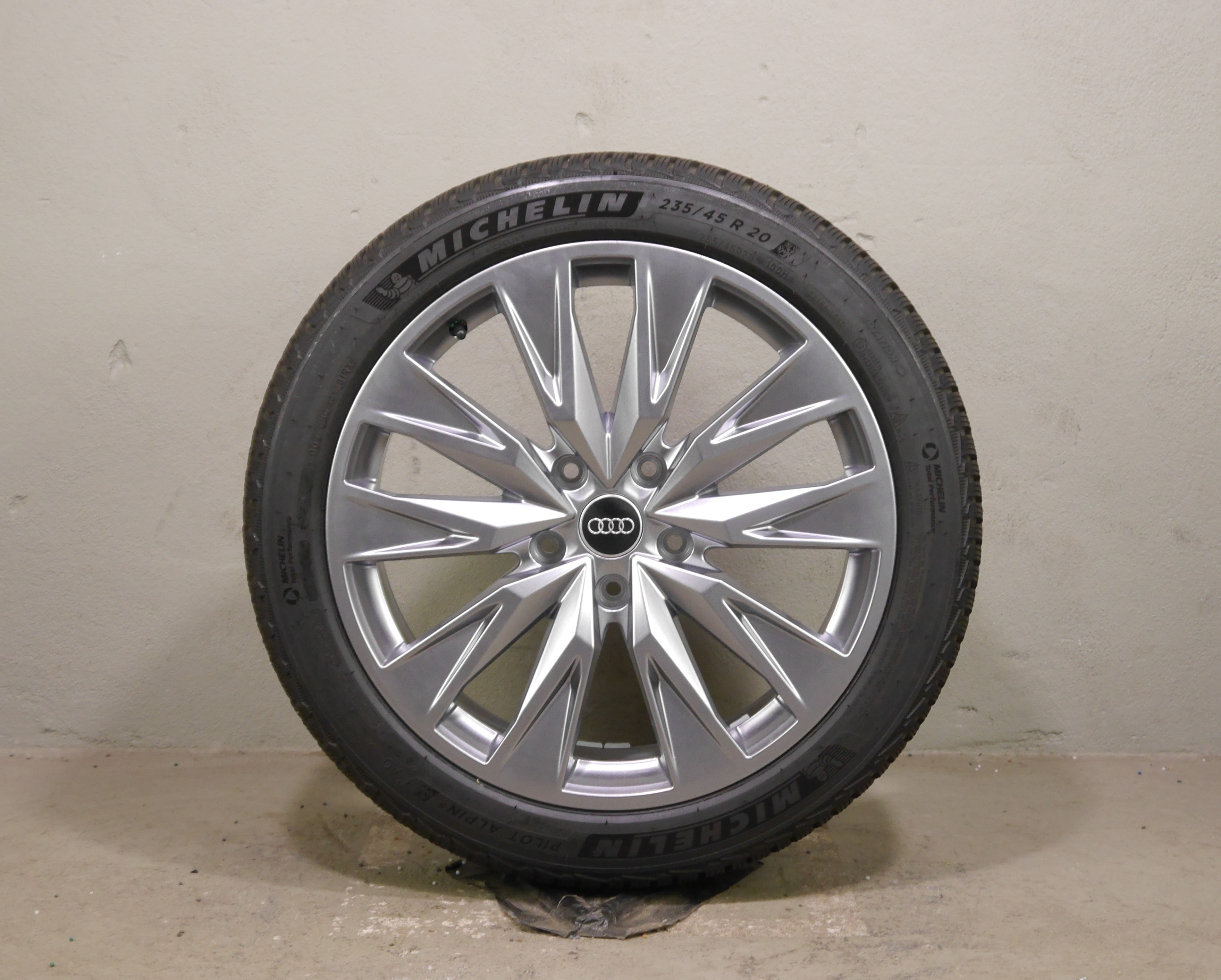 Audi A6 Sportback e-tron GH Aluradsatz – Winter 235/45 R20 100H - 265/40 R20 104H(AO) – 85E601025AR/AS
