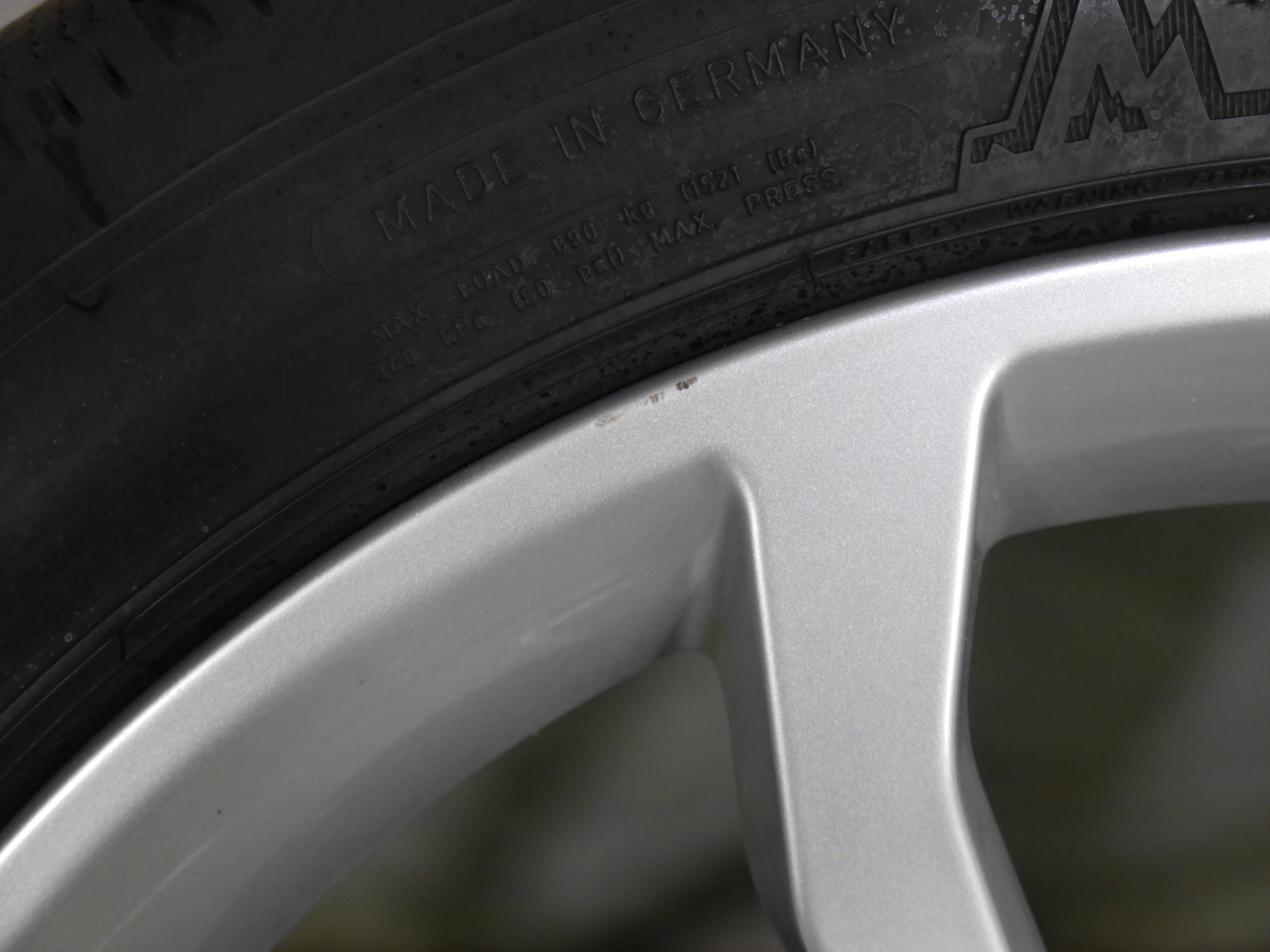 Audi A4 Avant (8W) Aluradsatz – Winter 225/45 R18 95V – 8W0601025ED