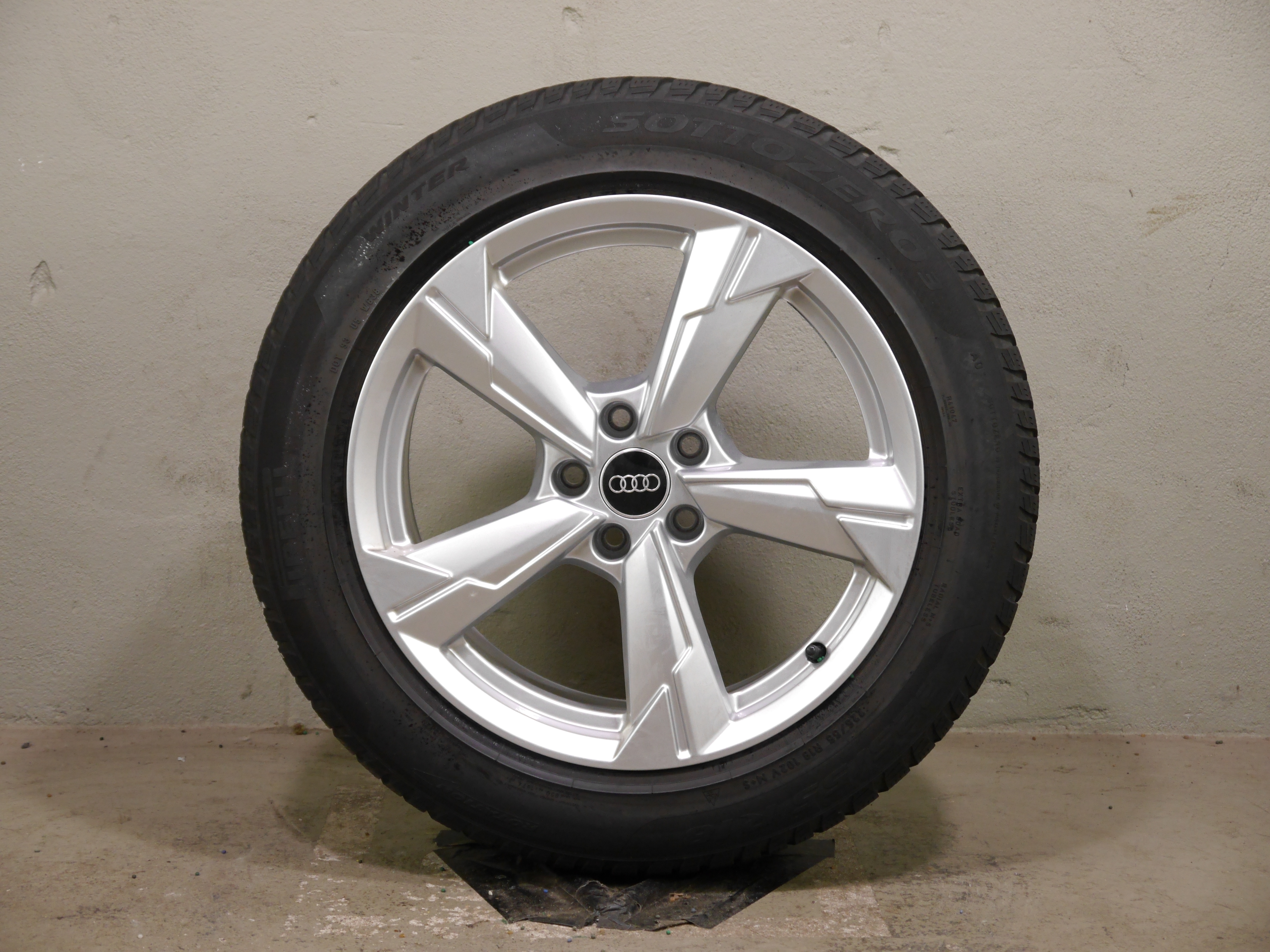 Audi A6 Avant Aluradsatz – Winter 225/55 R18 102V (AO) – 4K0601025DS