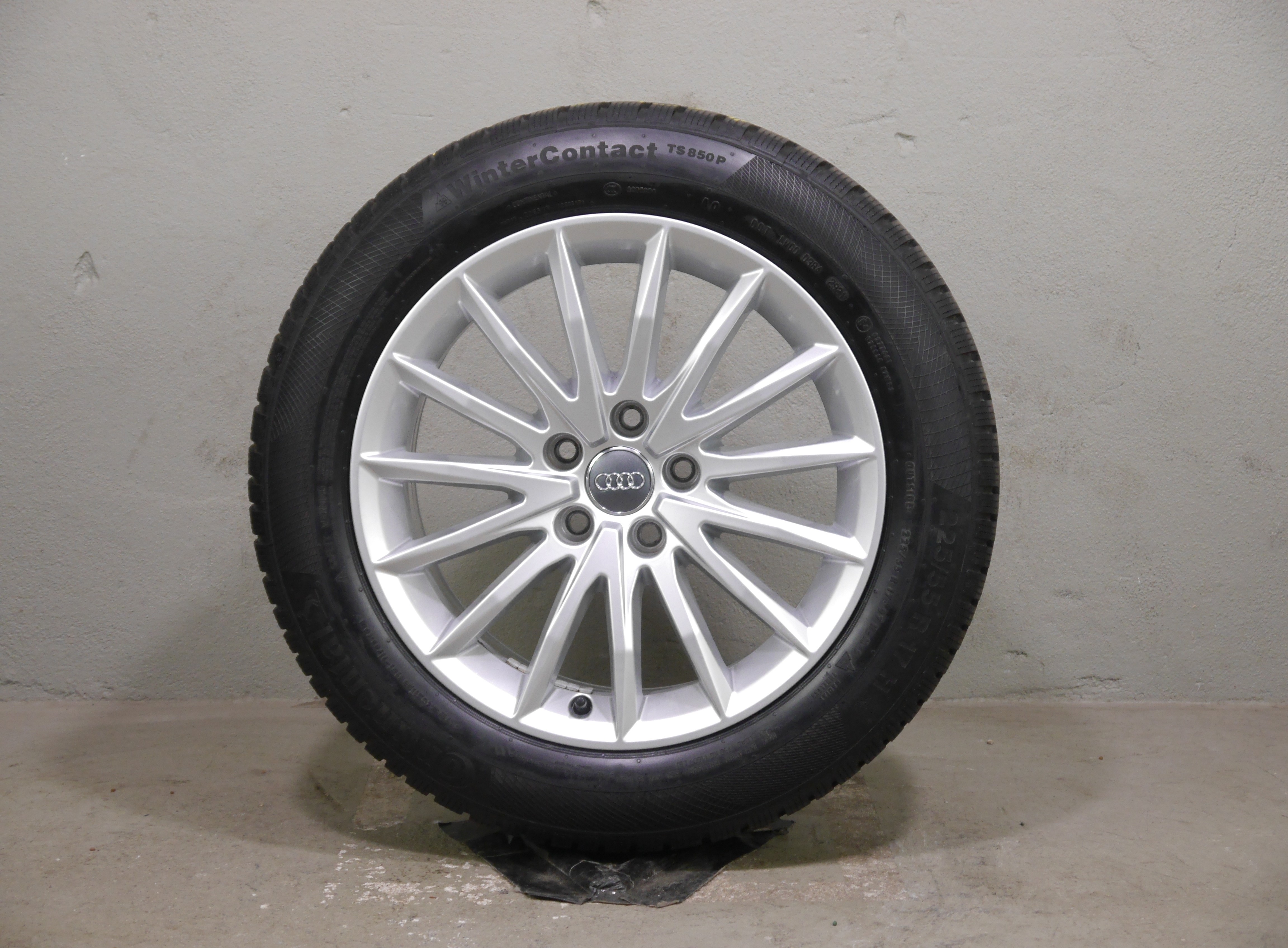 Audi A4 Allroad Aluradsatz – Winter 225/55 R17 97H – 8W9601025A