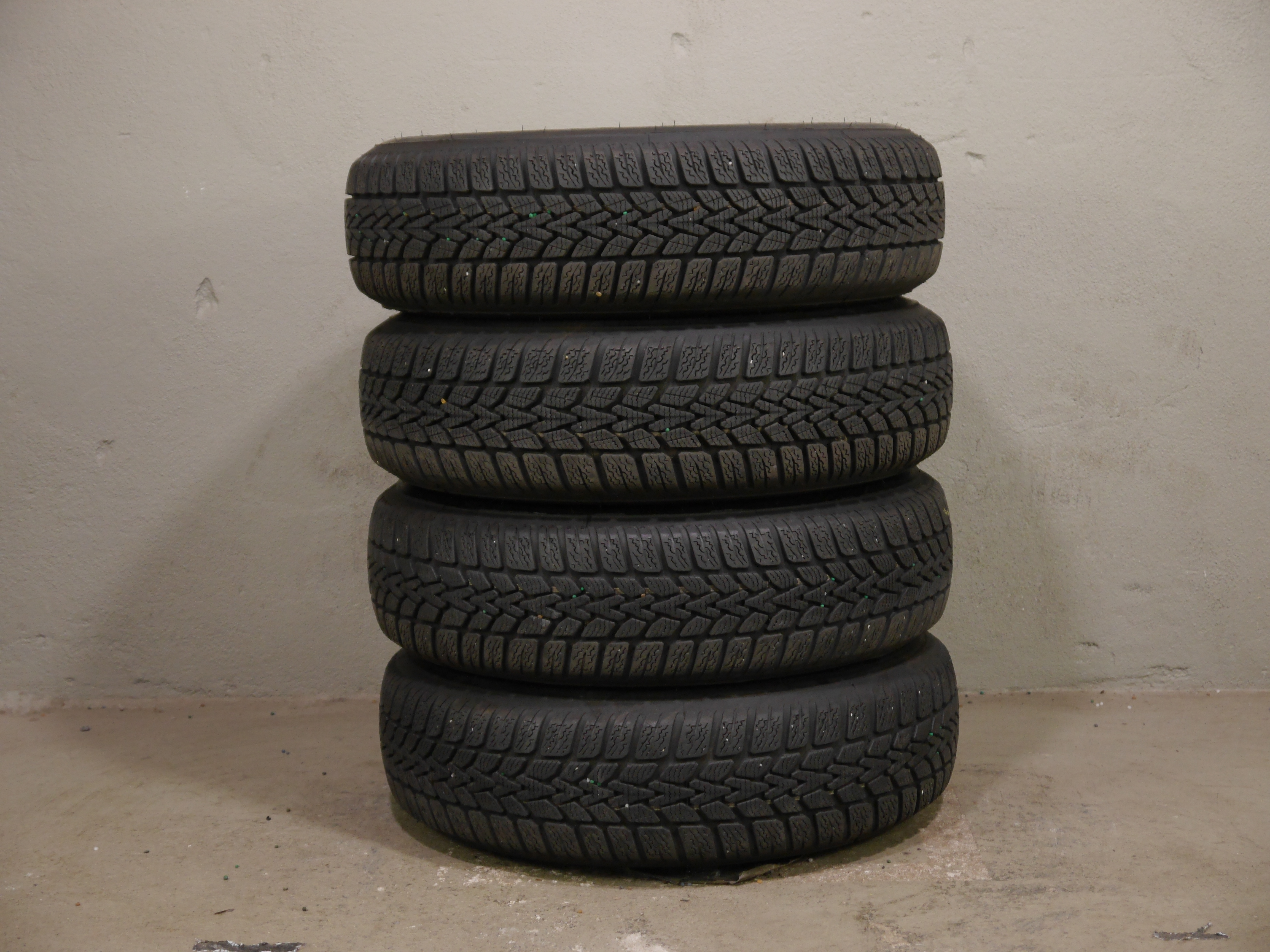 VW UP!  Stahlradsatz – Winter 165/70 R14 81T  – 1S0601027G/J