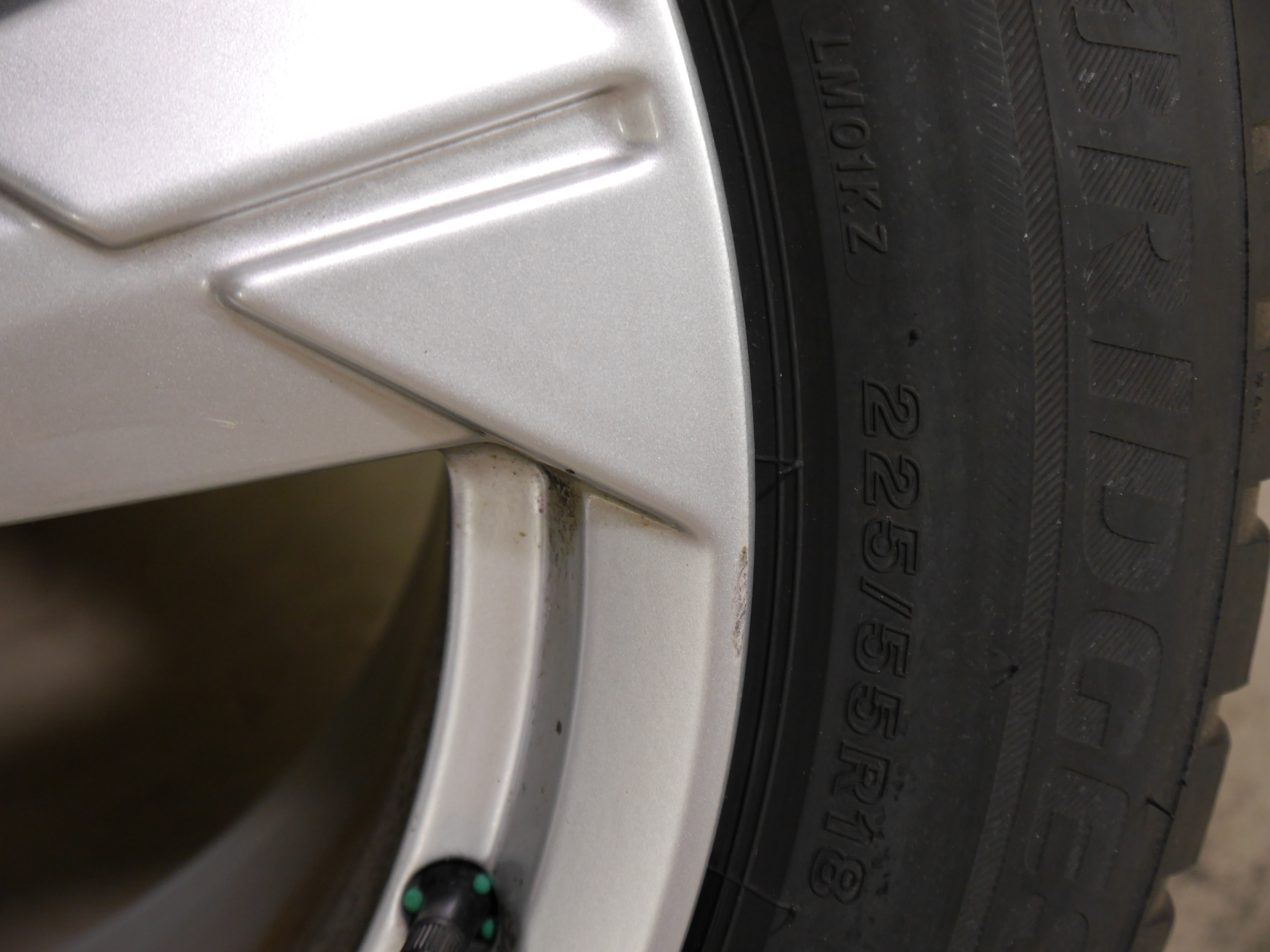Audi A6 (4A) Limousine Aluradsatz – Winter 225/55 R18 102V (AO) – 4K0601025CE