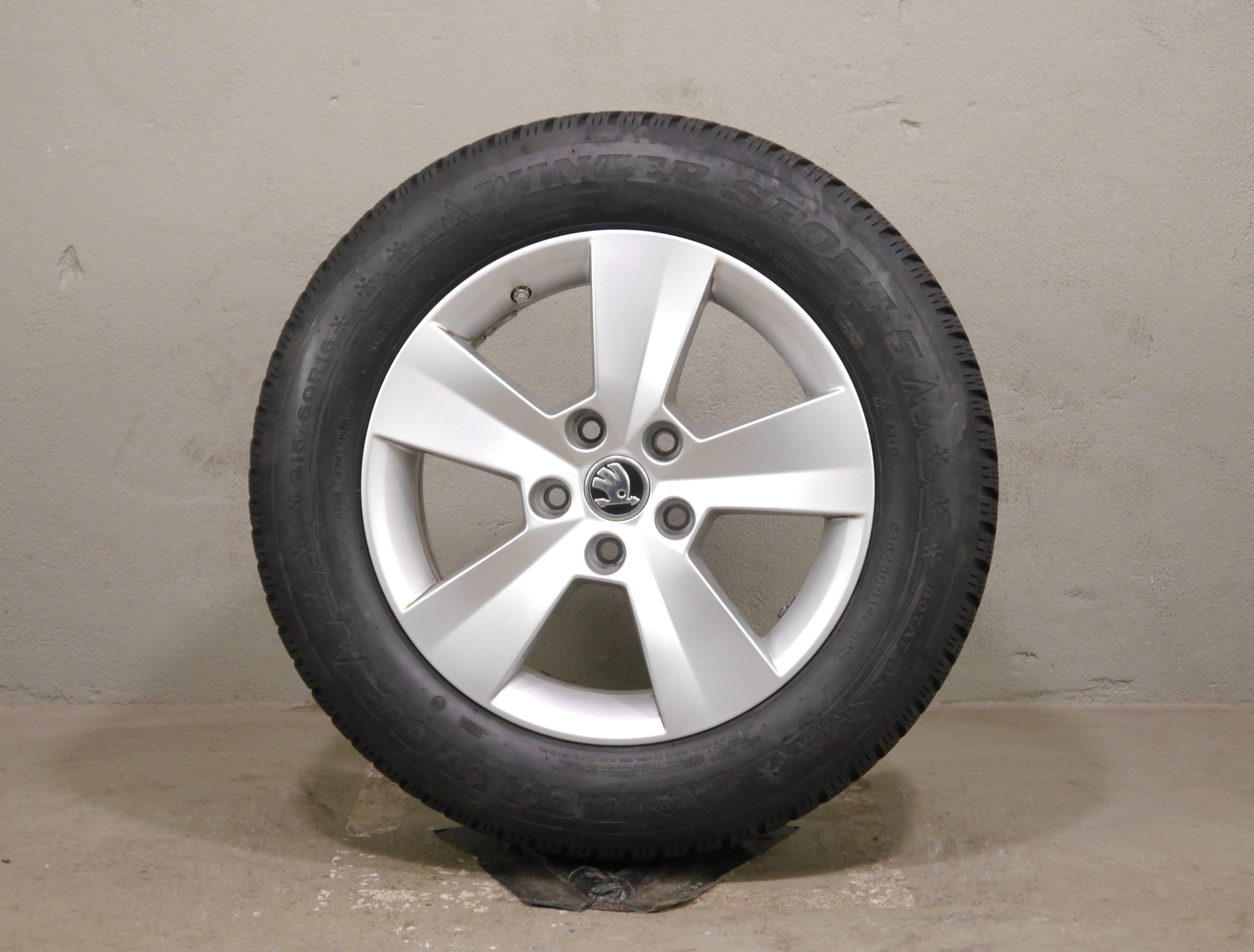 ŠKODA Superb (3V) Aluradsatz – Winter 215/60 R16 95H  – 3V0601025AC - RDKS