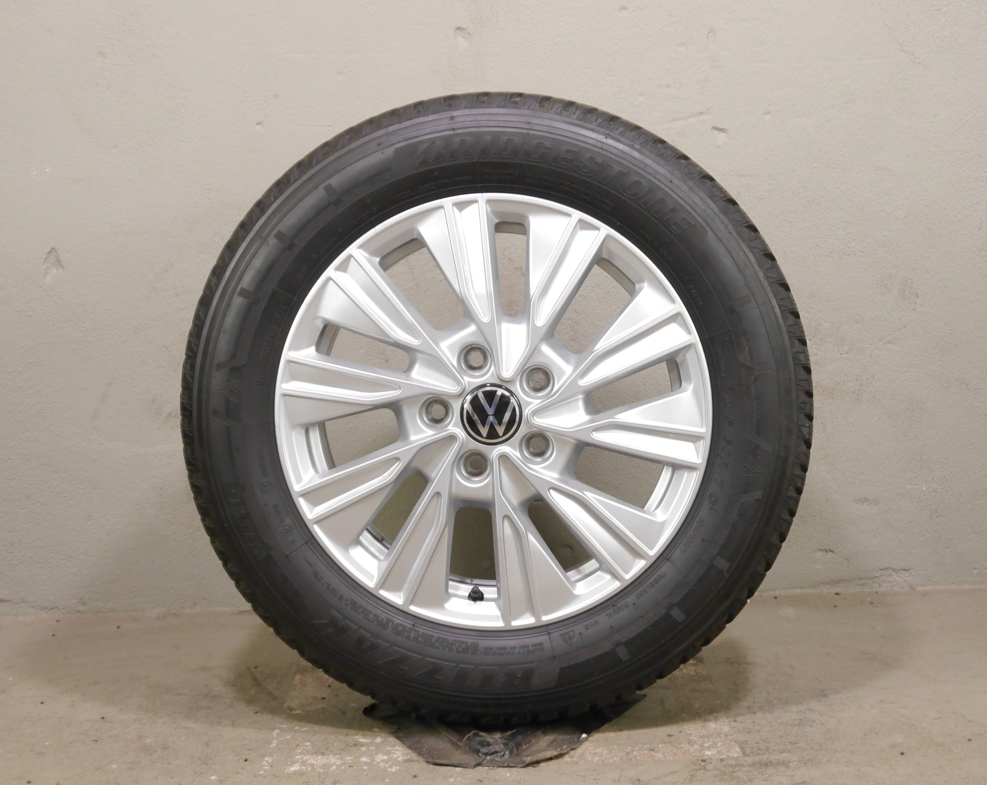 VW T7 New Multivan Life (ST) Aluradsatz – Winter 215/60 R17 104/102H - 7T0601025A