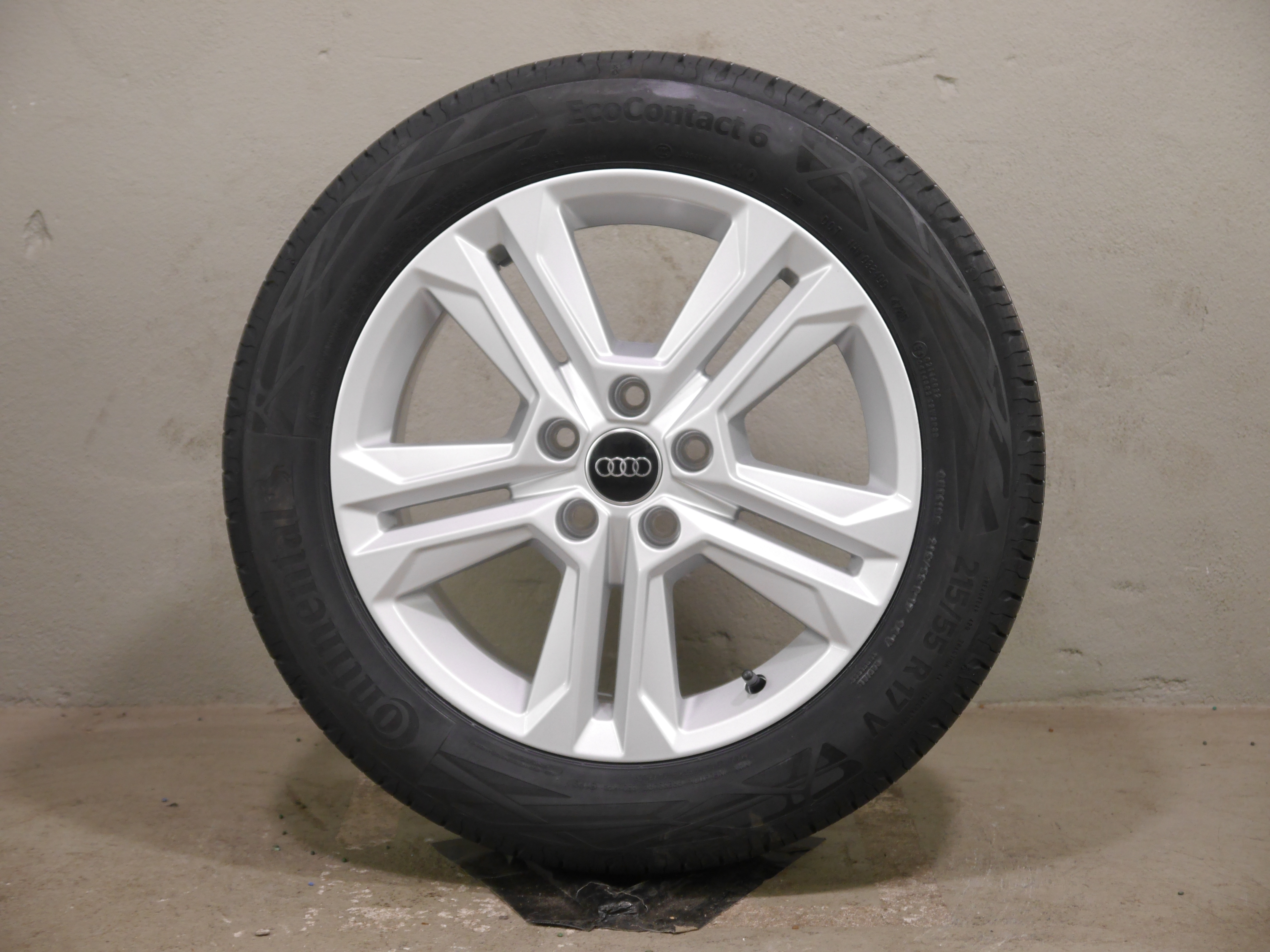 Audi Q2 Aluradsatz – Sommer 215/55 R17 94V (AO) – 81A601025AJ