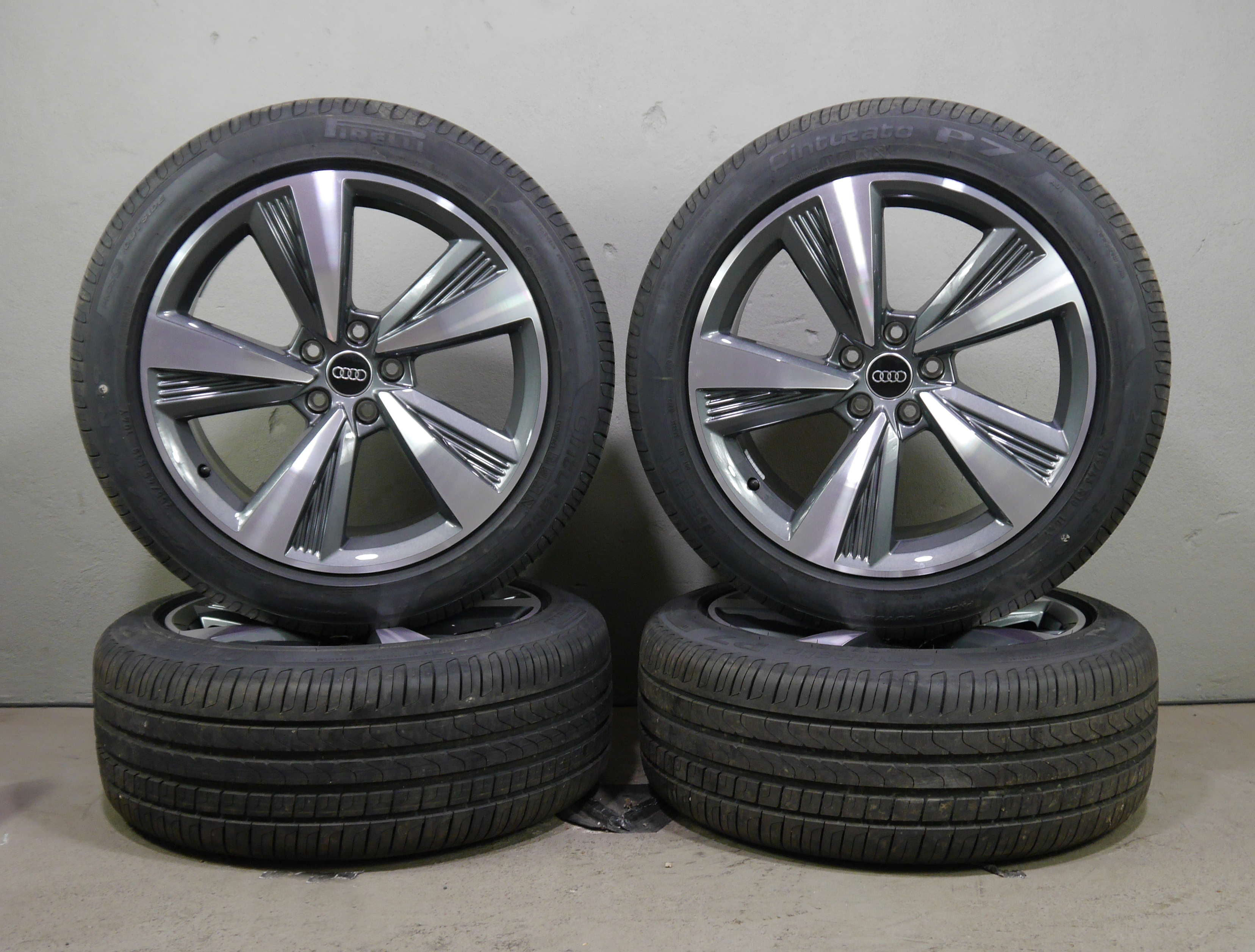 Audi A8 Aluradsatz – Sommer 255/45 R19 104Y – 4N0601025C