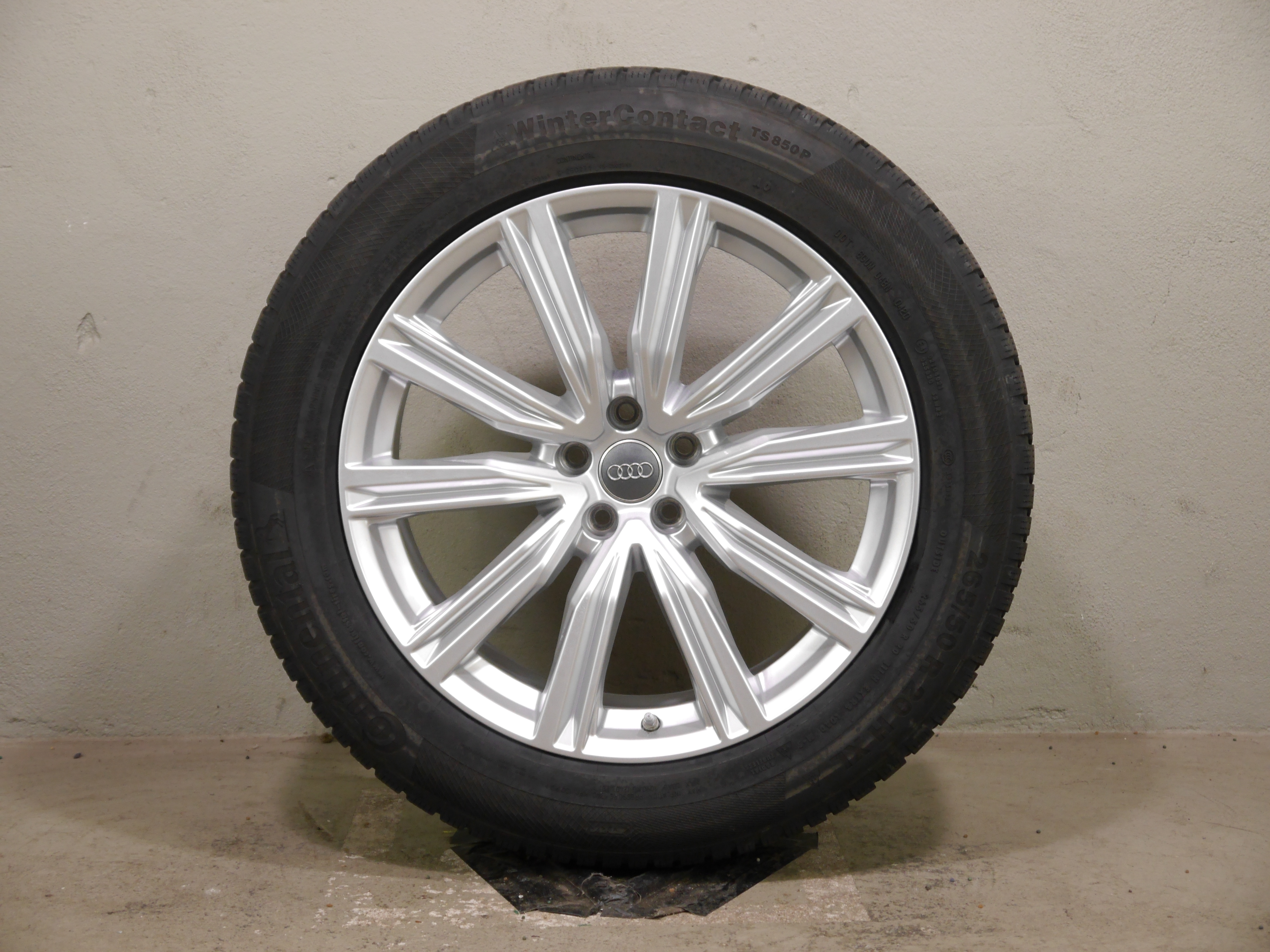 Audi SQ8 (4M) Aluradsatz – Winter 265/50 R20 111H (AO) - 4M8601025T