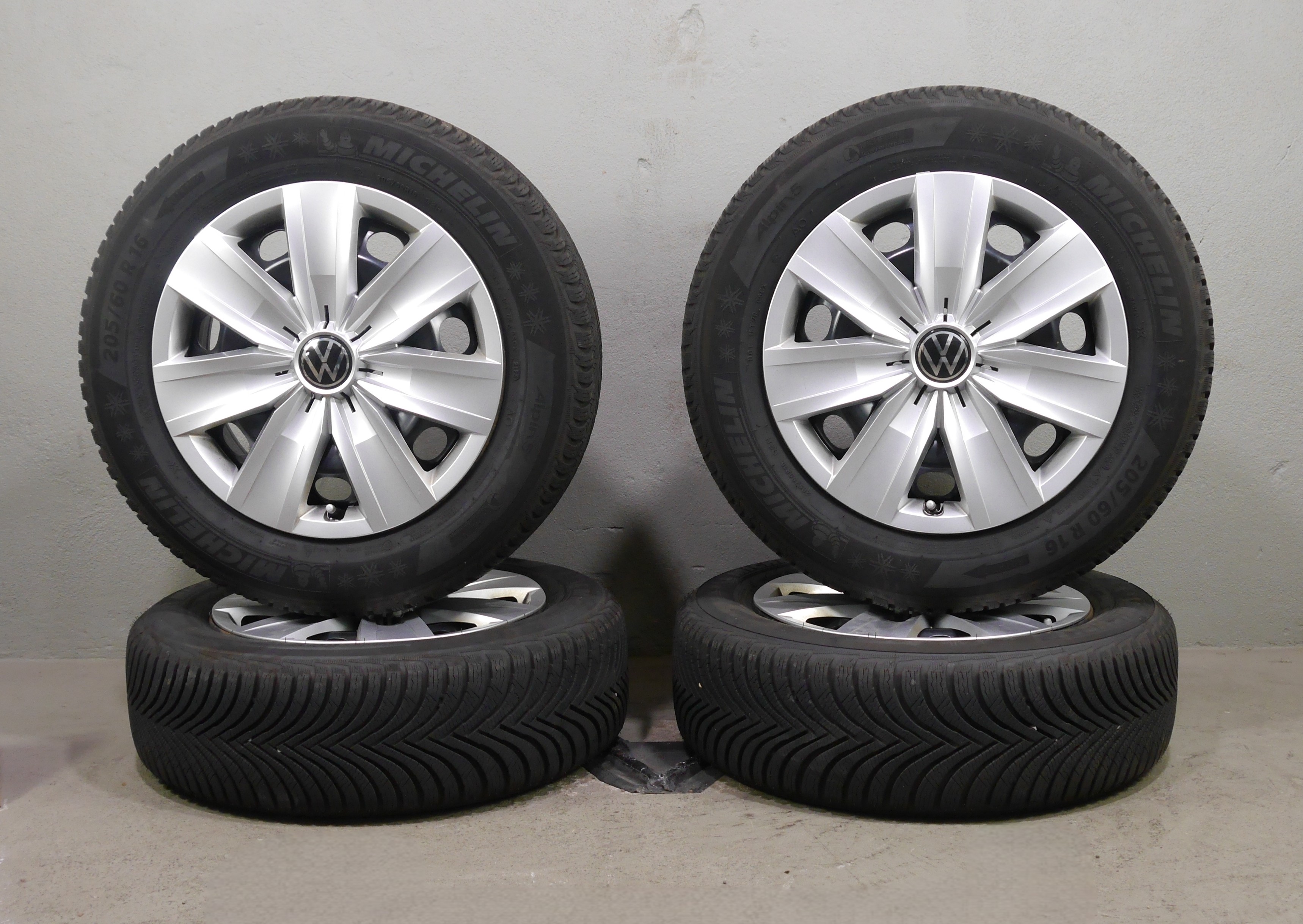 VW T-Roc Stahlradsatz – Winter 205/60 R16 92H – 5Q0601027CJ/CK