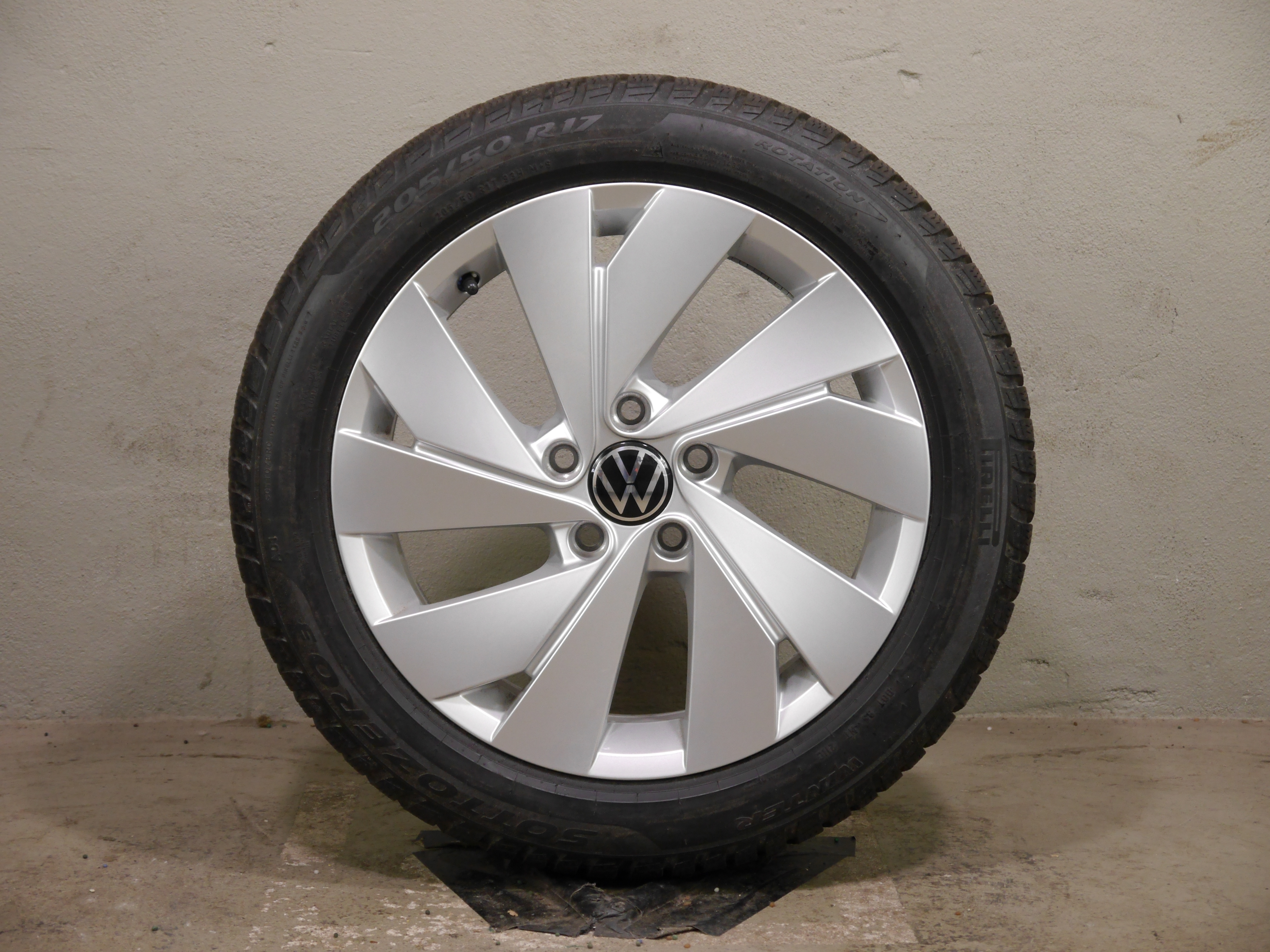 VW Golf Aluradsatz – Winter 205/50 R17 93H – 5H0601025B