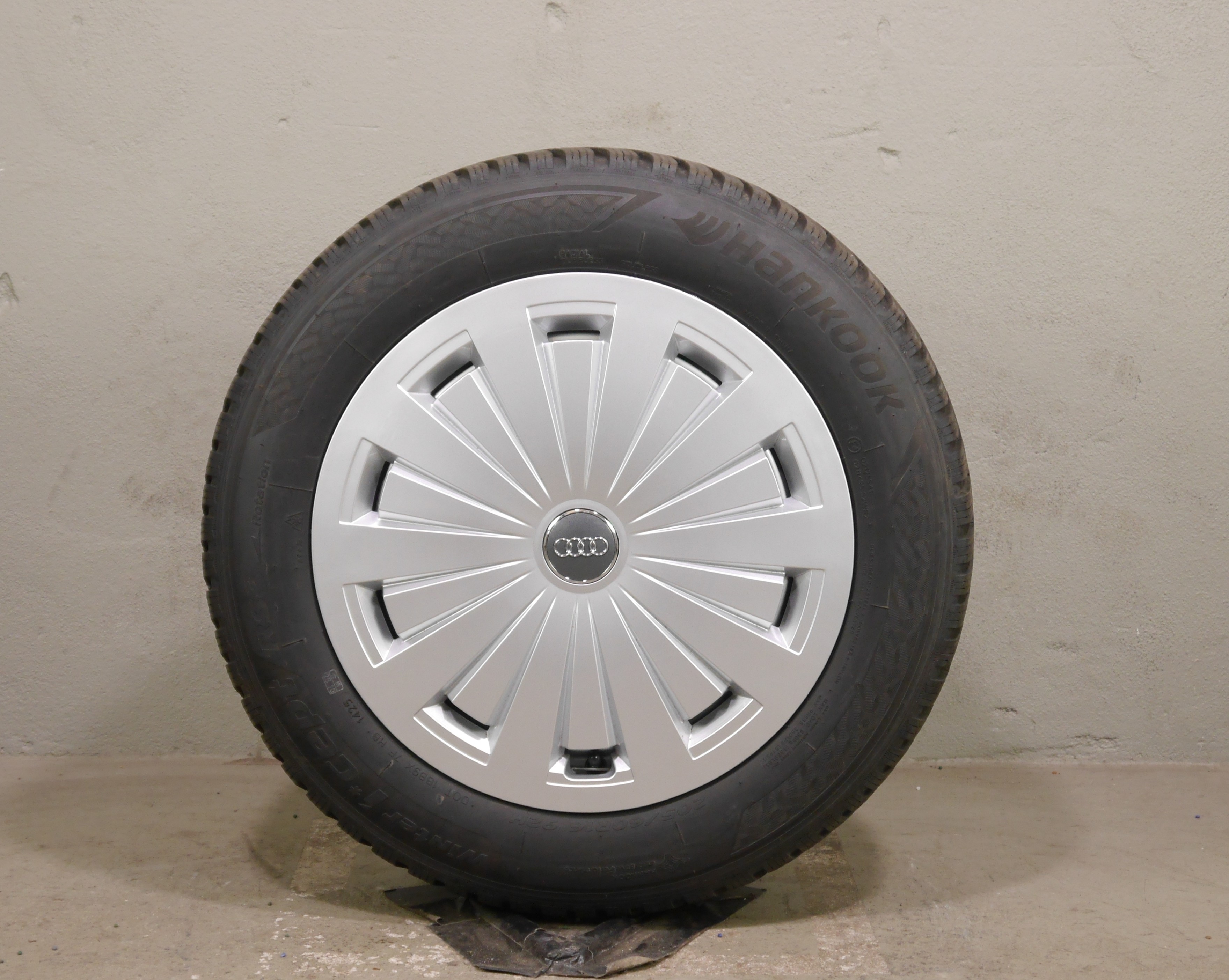 Audi A4 Aluradsatz – Winter 205/60 R16 92H (AO) – 8W0601025-