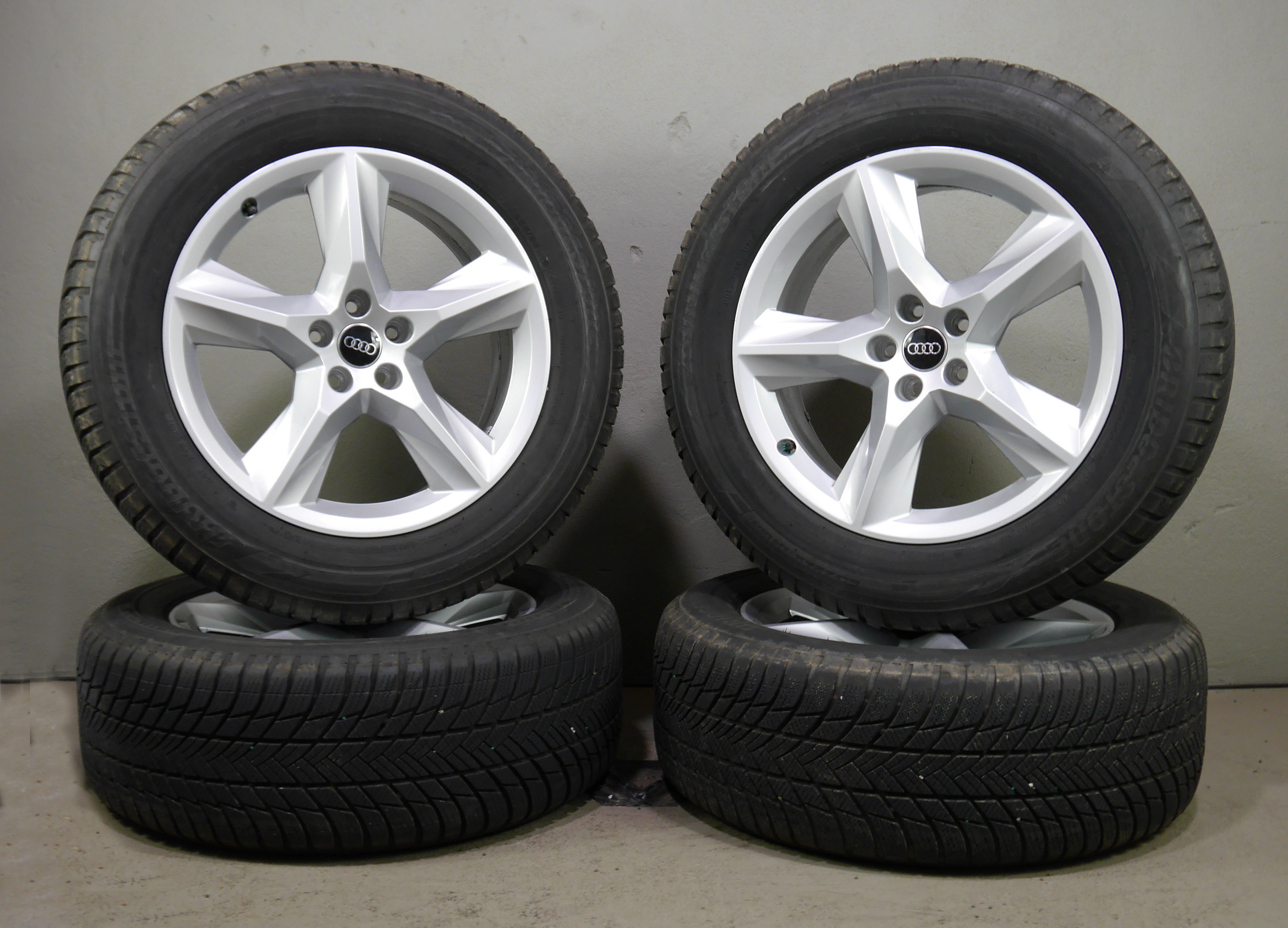 Audi Q7 Aluradsatz – Winter 255/55 R19 111H – 4M0601025F