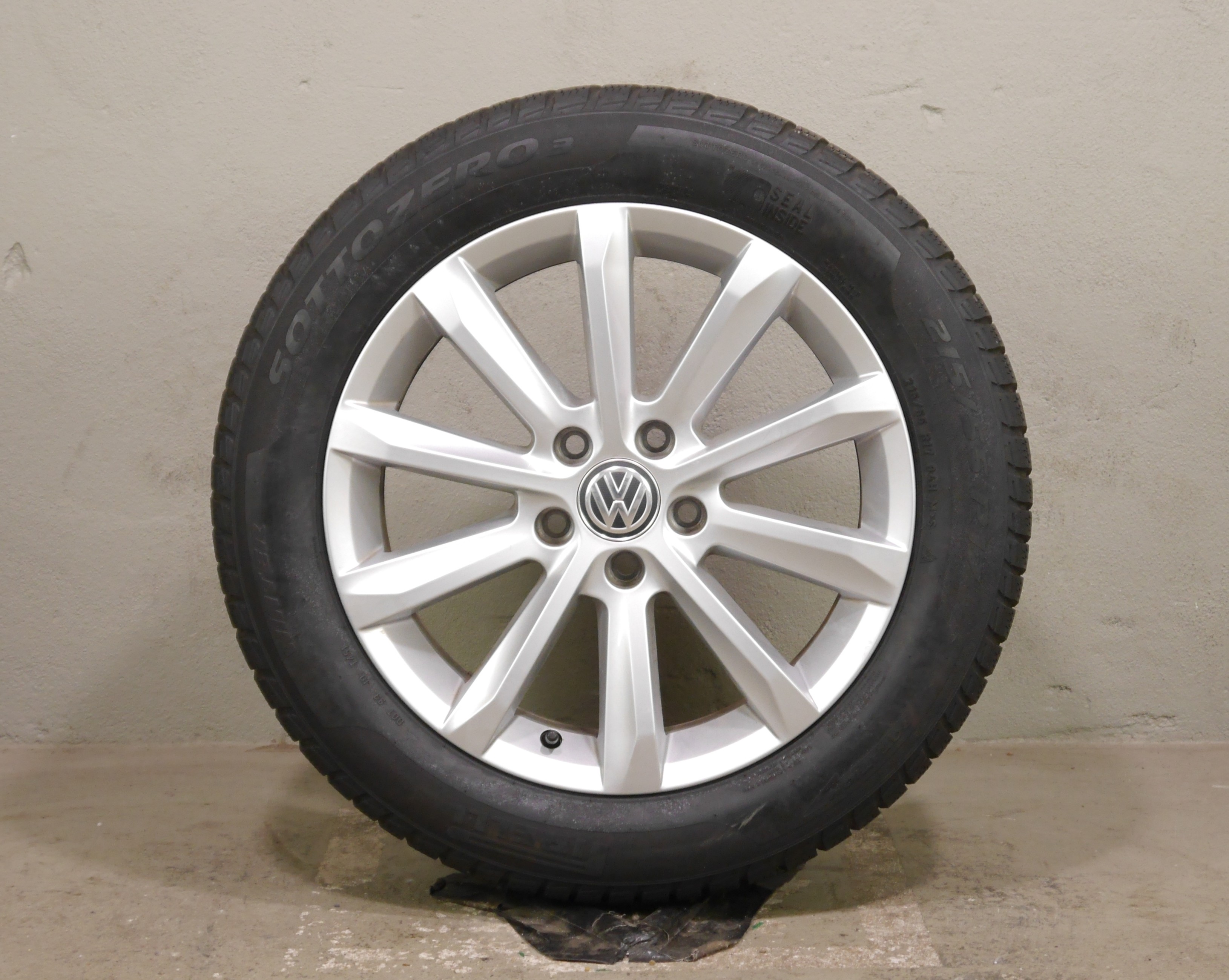 VW Passat B8 Aluradsatz – Winter 215/55 R17 94H – 3G0601025C SEAL