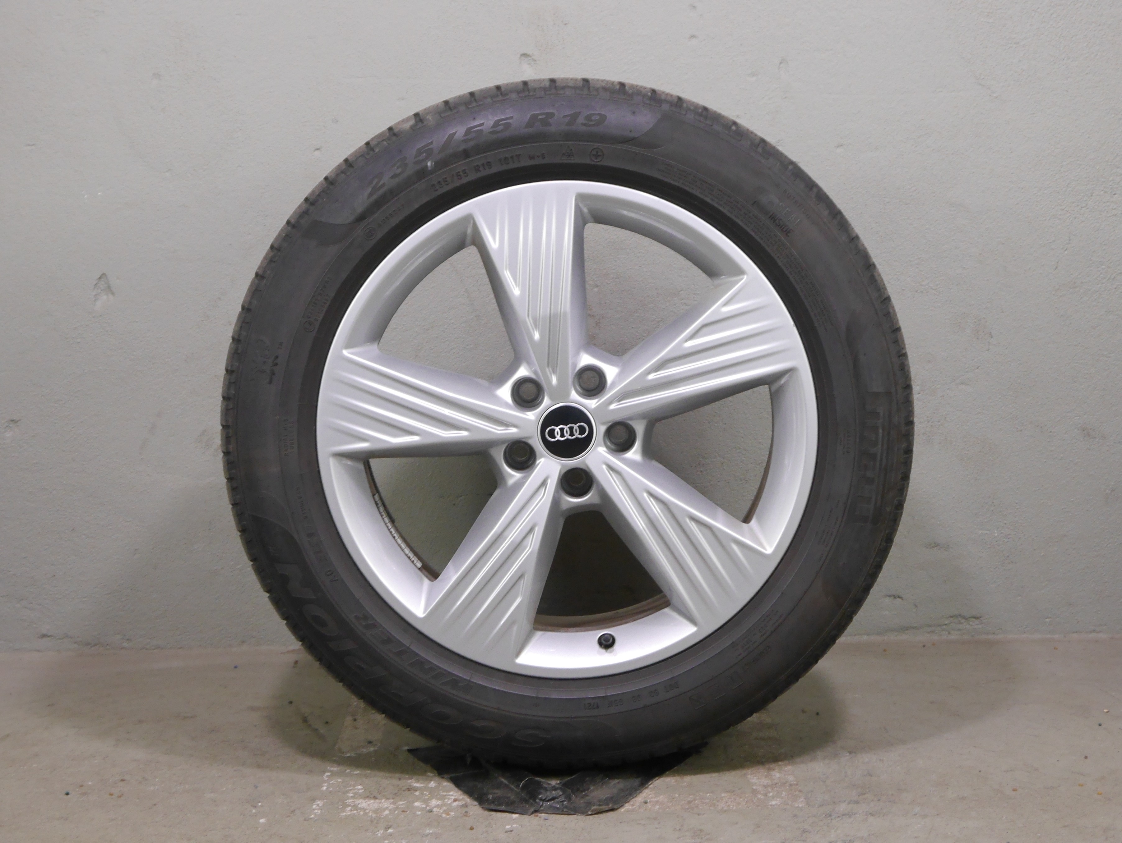 Audi Q4 e-tron Aluradsatz – Winter 235/55 R19 101T, 255/50 R19 103T (AO) 89A601025B