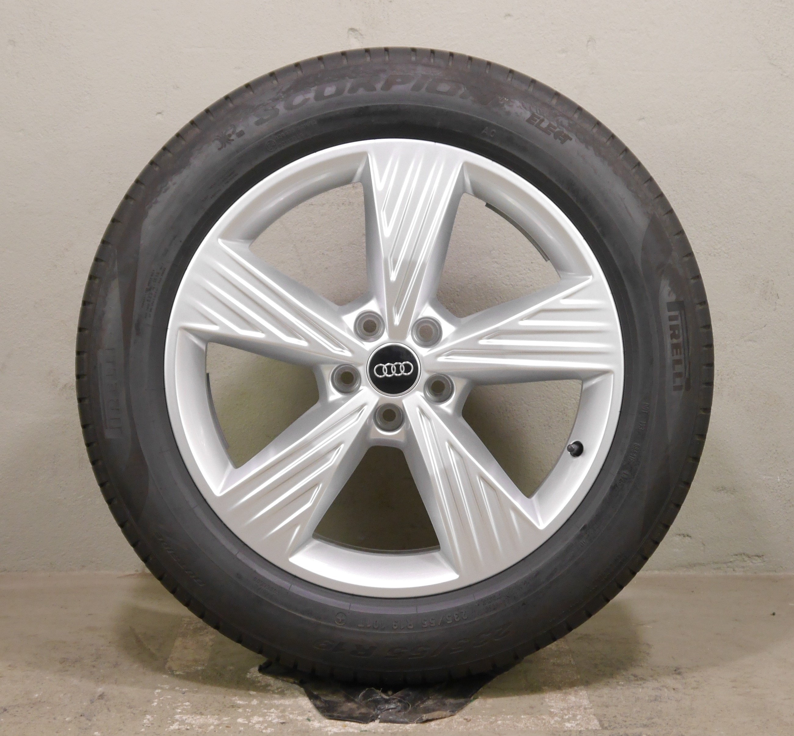 Audi Q4 Sportback e-tron (F4) Aluradsatz – Sommer 235/55 R19 101T, 255/50 R19 103T 89A601025AM