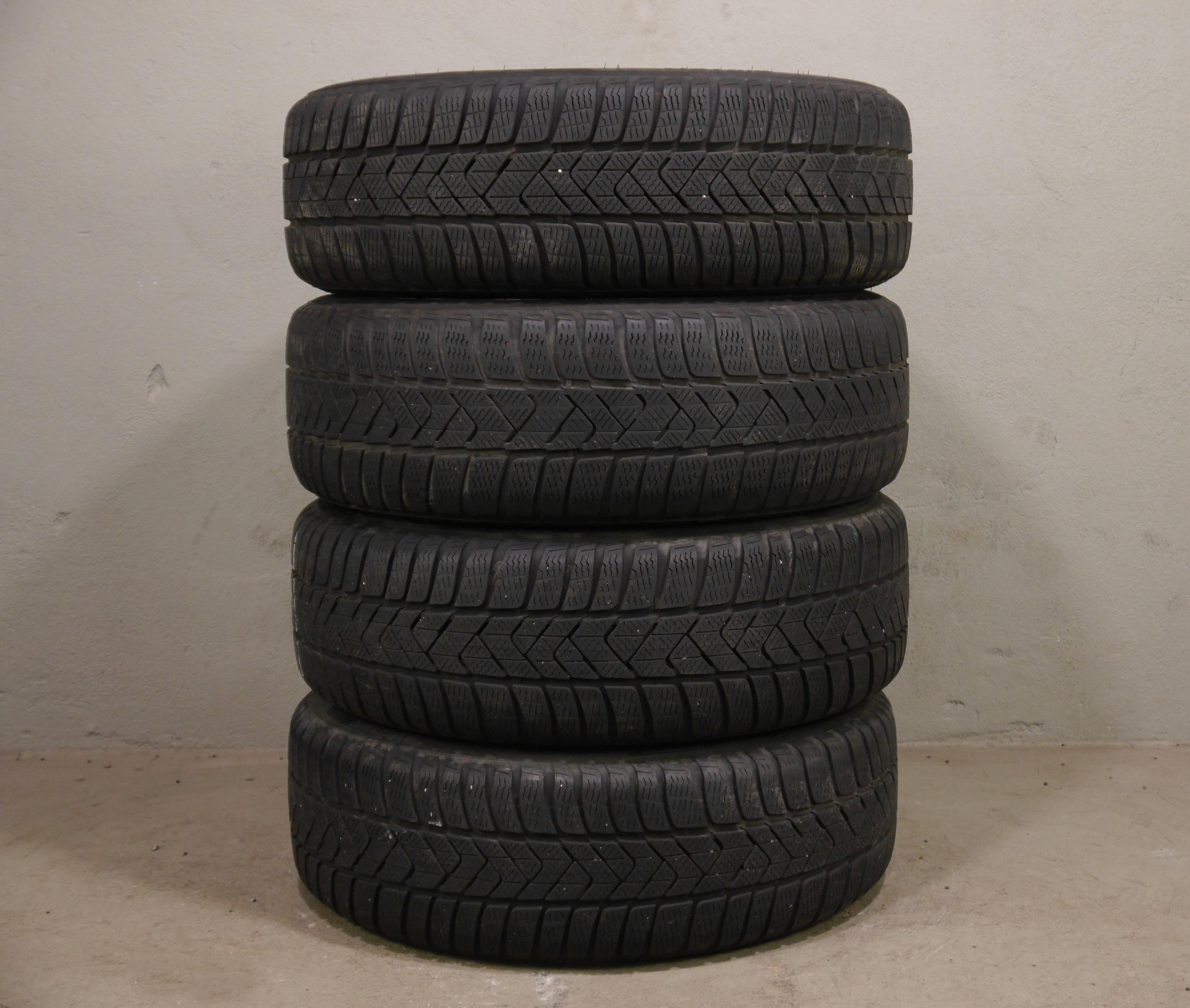Audi A3 Sportback Aluradsatz – Winter 205/50 R17 93H (AO1) – 8Y0601025L