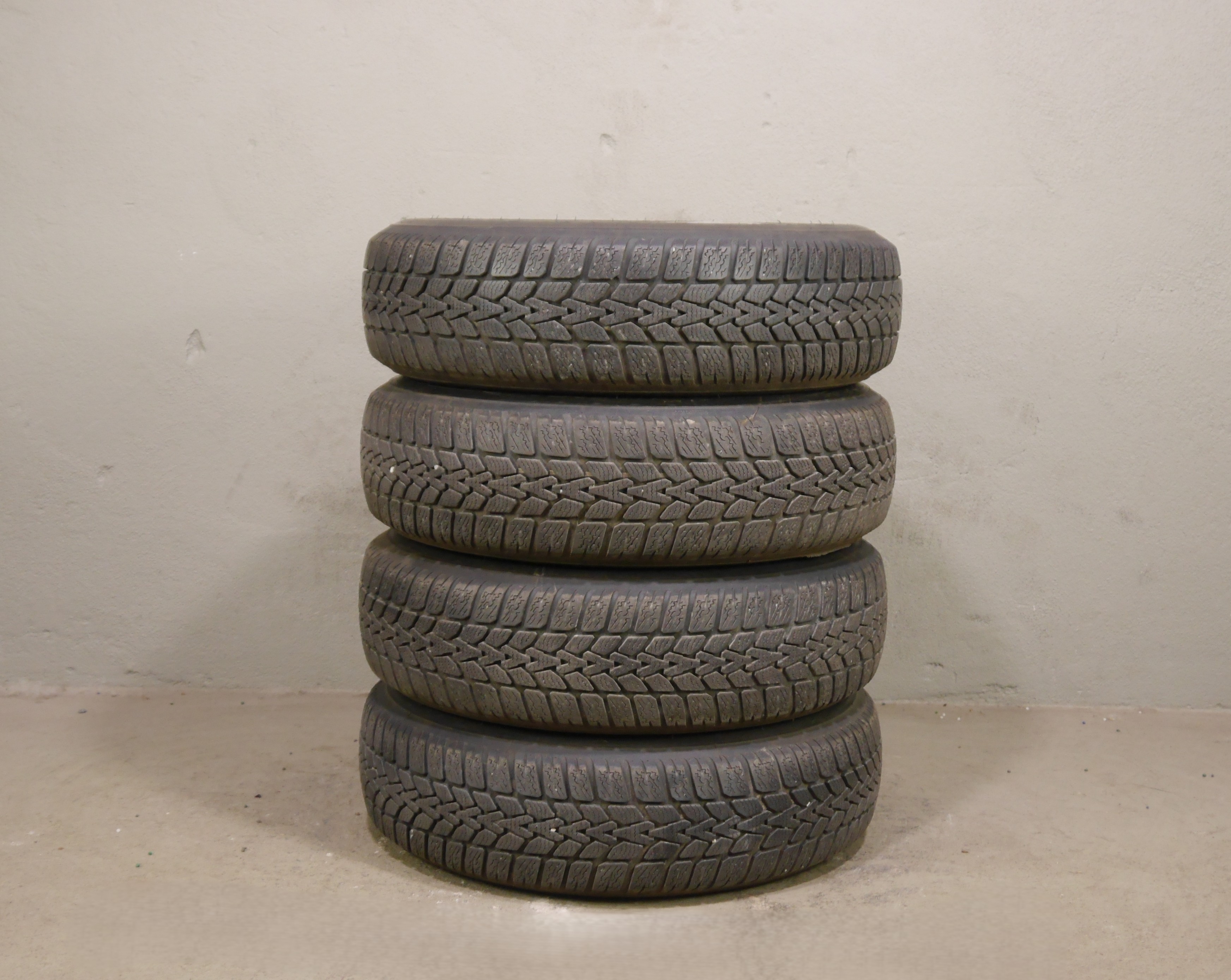 VW UP!  Stahlradsatz – Winter 165/70 R14 81T  – 1S0601027G/J