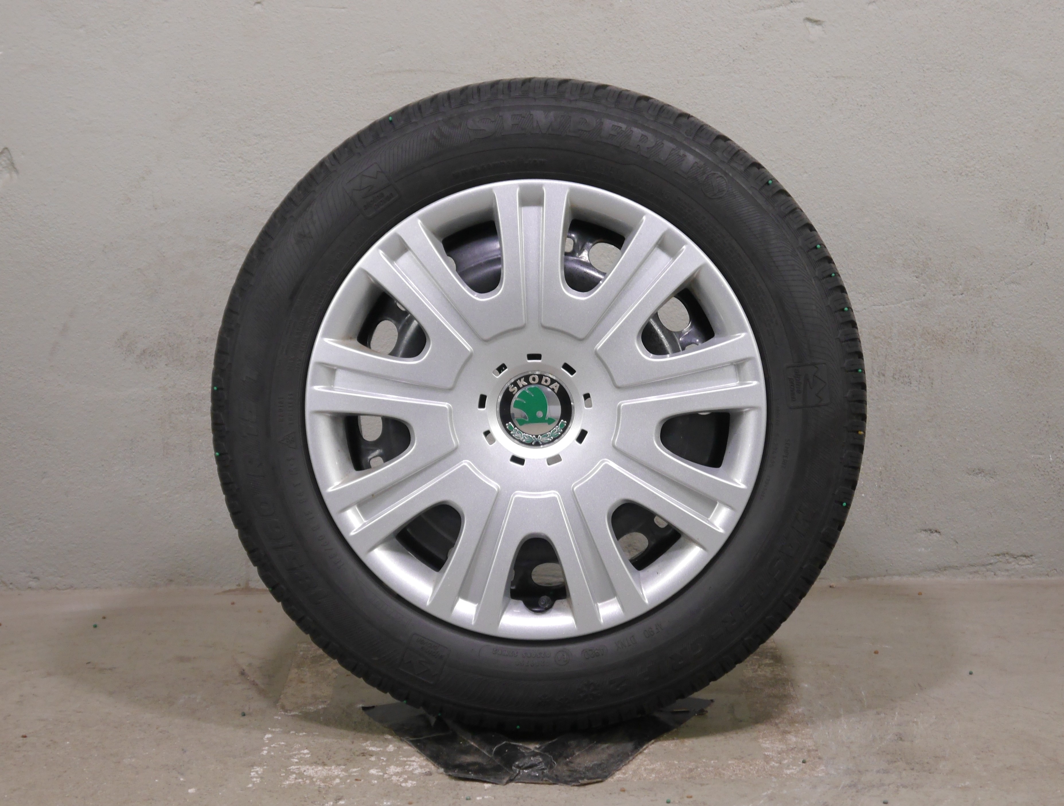ŠKODA Fabia NJ  - Polo 6C  Stahlradsatz – Winter 185/60 R15 88T (AO) – 6C0601027F/G