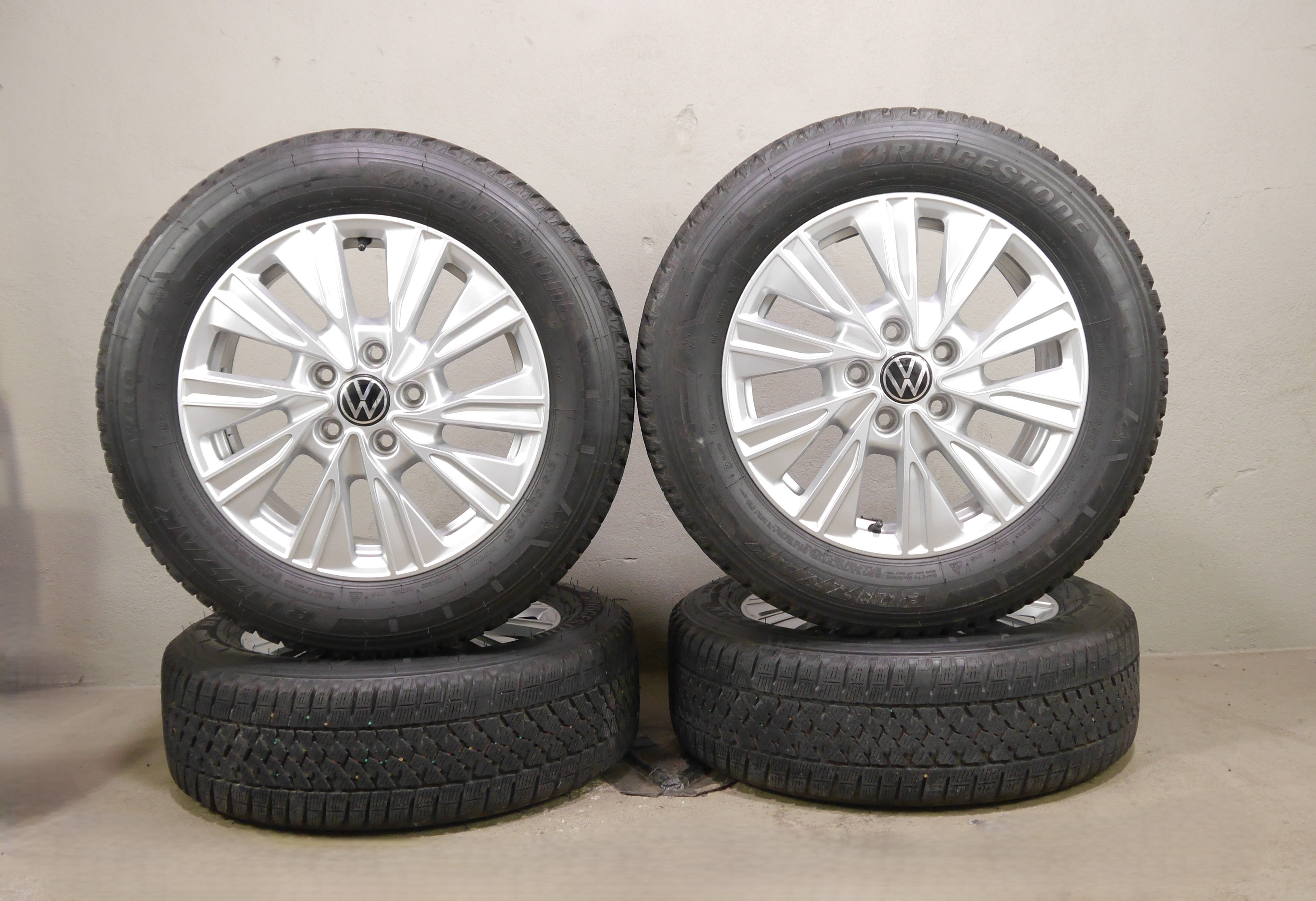 VW T7 New Multivan Life (ST) Aluradsatz – Winter 215/60 R17 104/102H - 7T0601025A