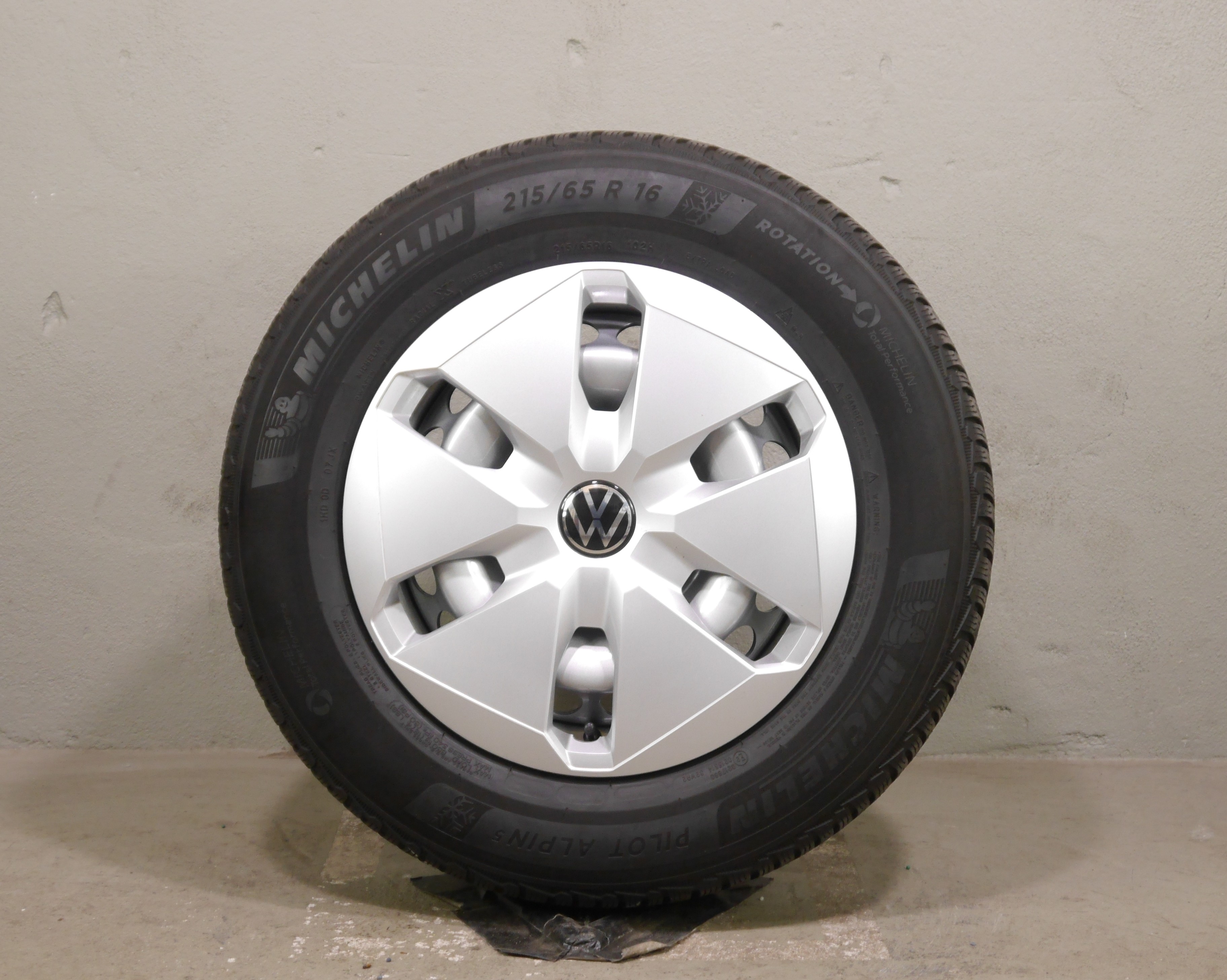 VW T7 Multivan (ST) Stahlradsatz – Winter 215/65 R16 102H - 7T0601027-