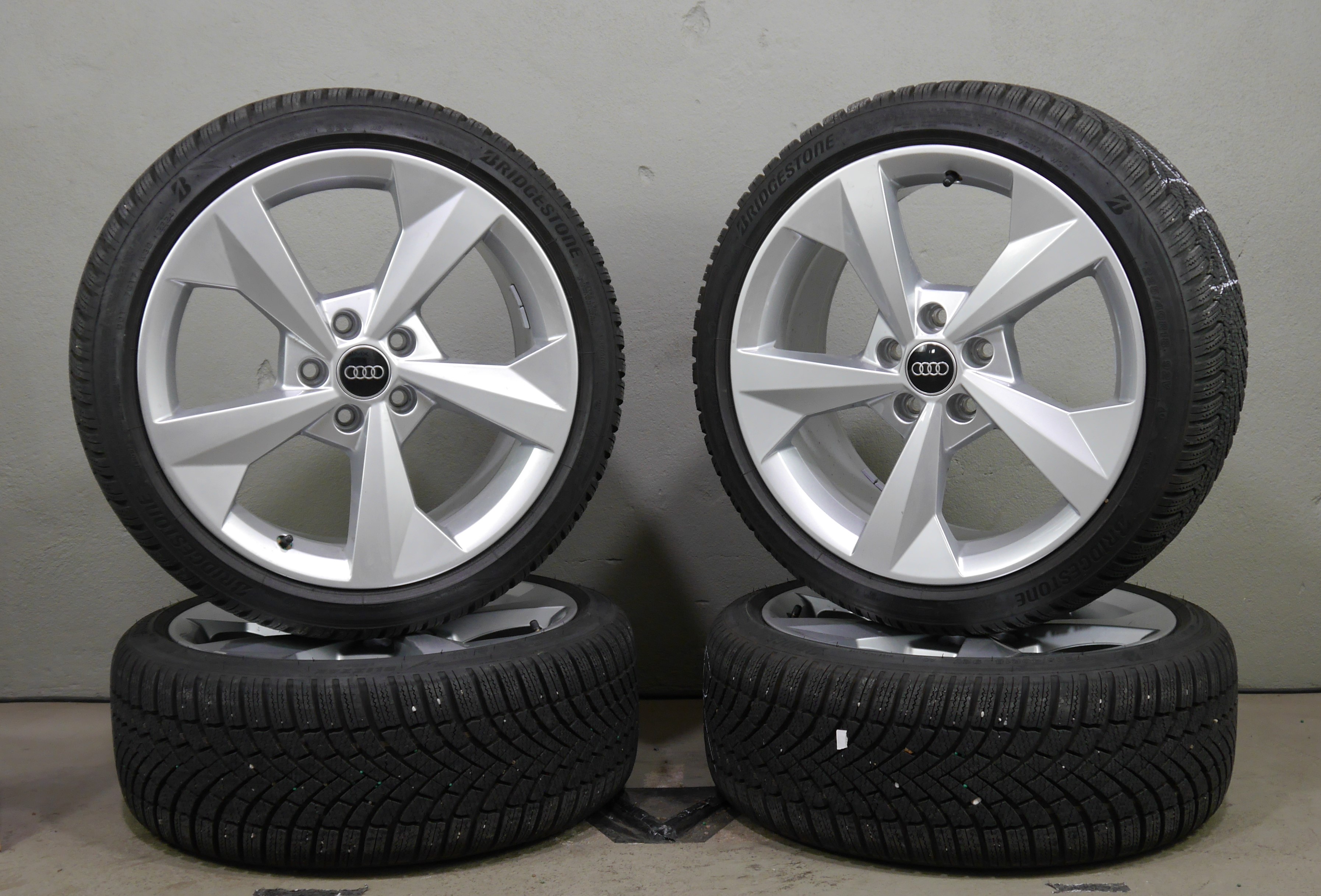 Audi A3 Sportback Aluradsatz– Winter 225/40 R18 92V (AO) – 8Y0601025CP