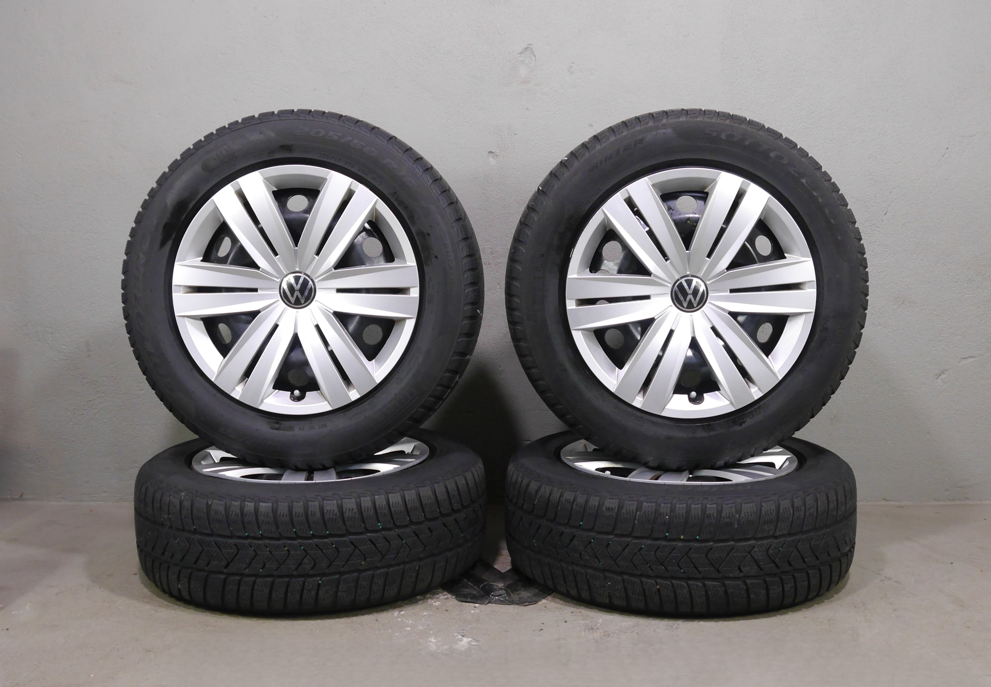 VW Touran 5T Stahlradsatz  Winter  205/60 R16 96H  5QA601027C/D