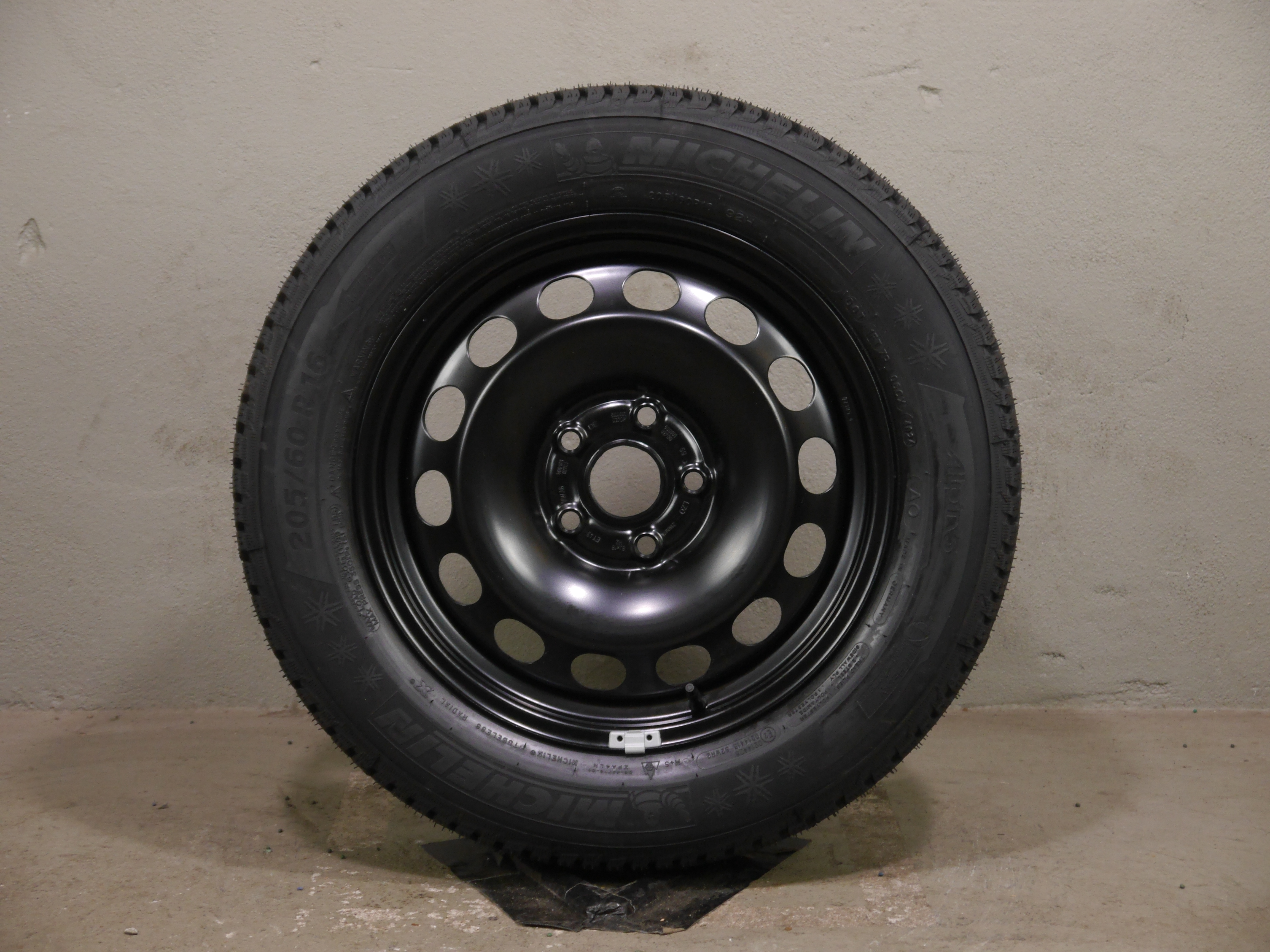 Audi Q2 Stahlradsatz – Winter 205/60 R16 92H (AO) – 5Q0601027CJ/CK