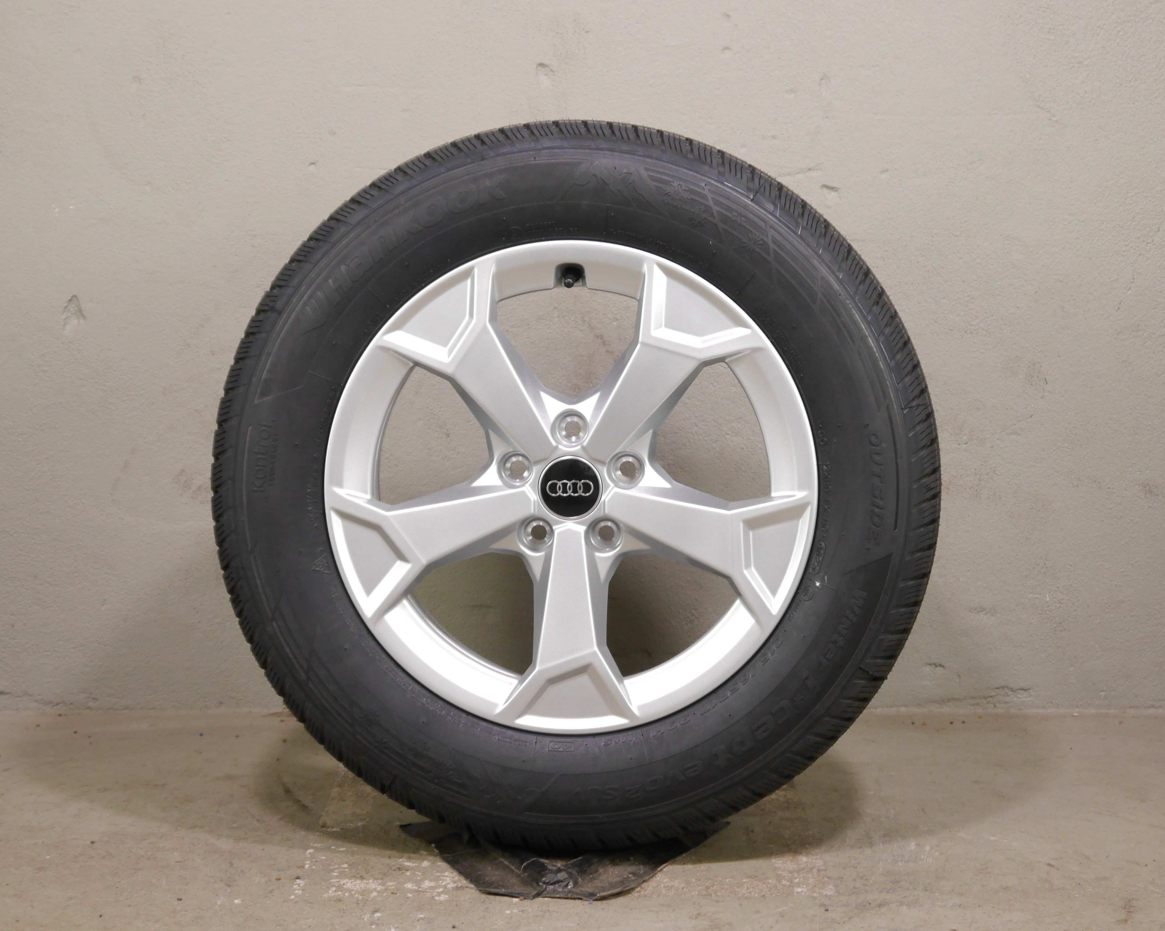 Audi Q3 Aluradsatz – Winter 215/65 R17 99H (AO) – 83A601025AL
