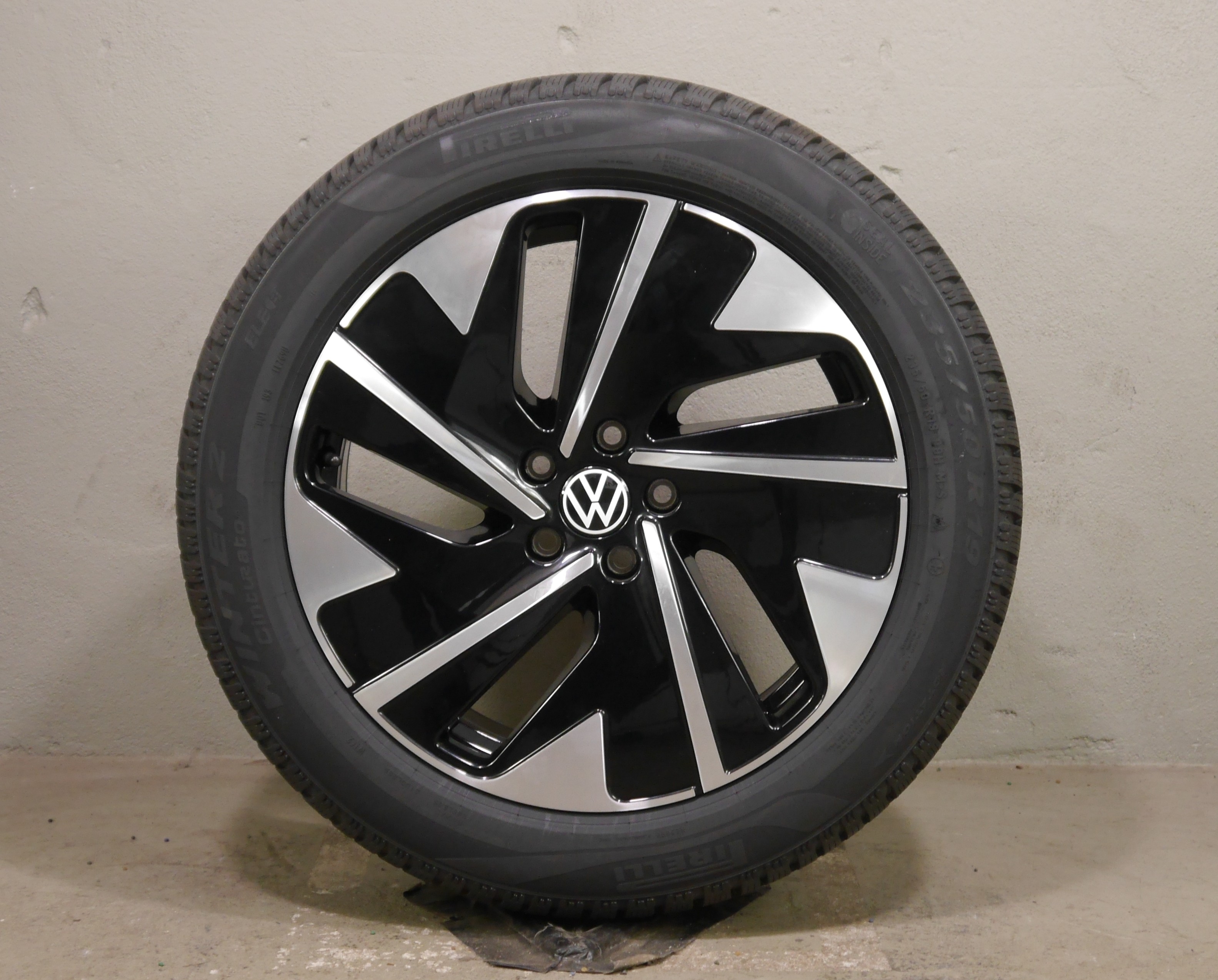 VW ID.7 (ED) Aluradsatz – Winter 235/50 R19 99H  255/45 R19 100H – 14B601025C/D Inkl. Seal