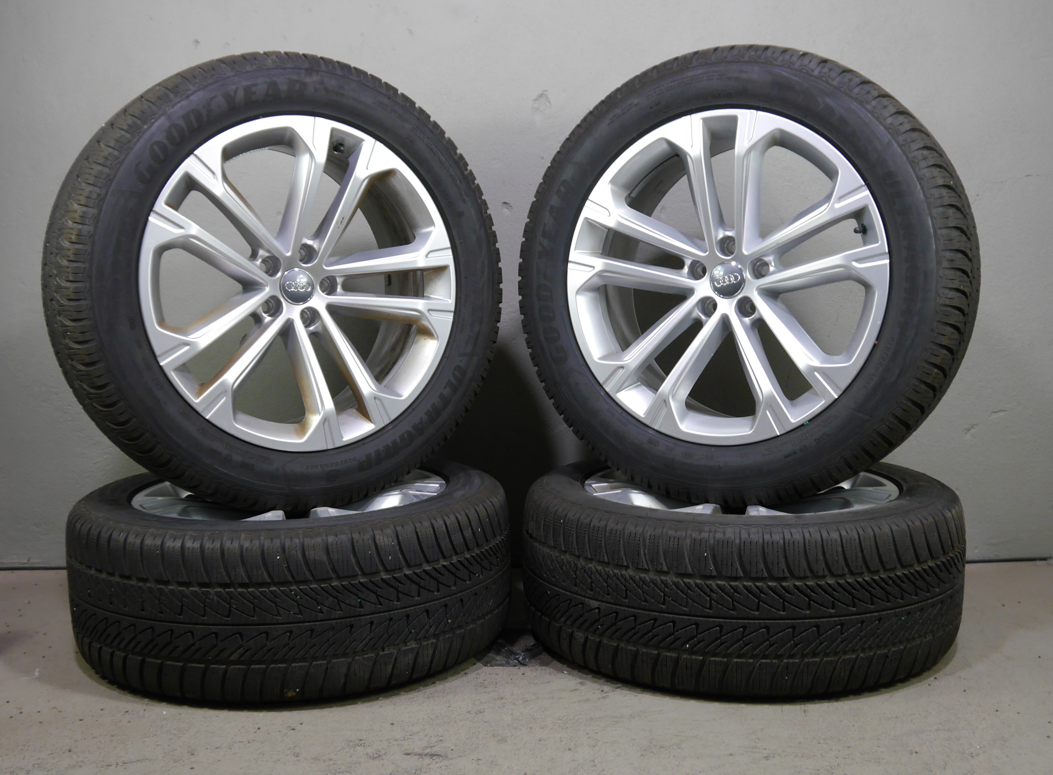 Audi Q7 TFSI e Aluradsatz – Winter 285/45 R20 112V(AO) – 4M0601025DA  