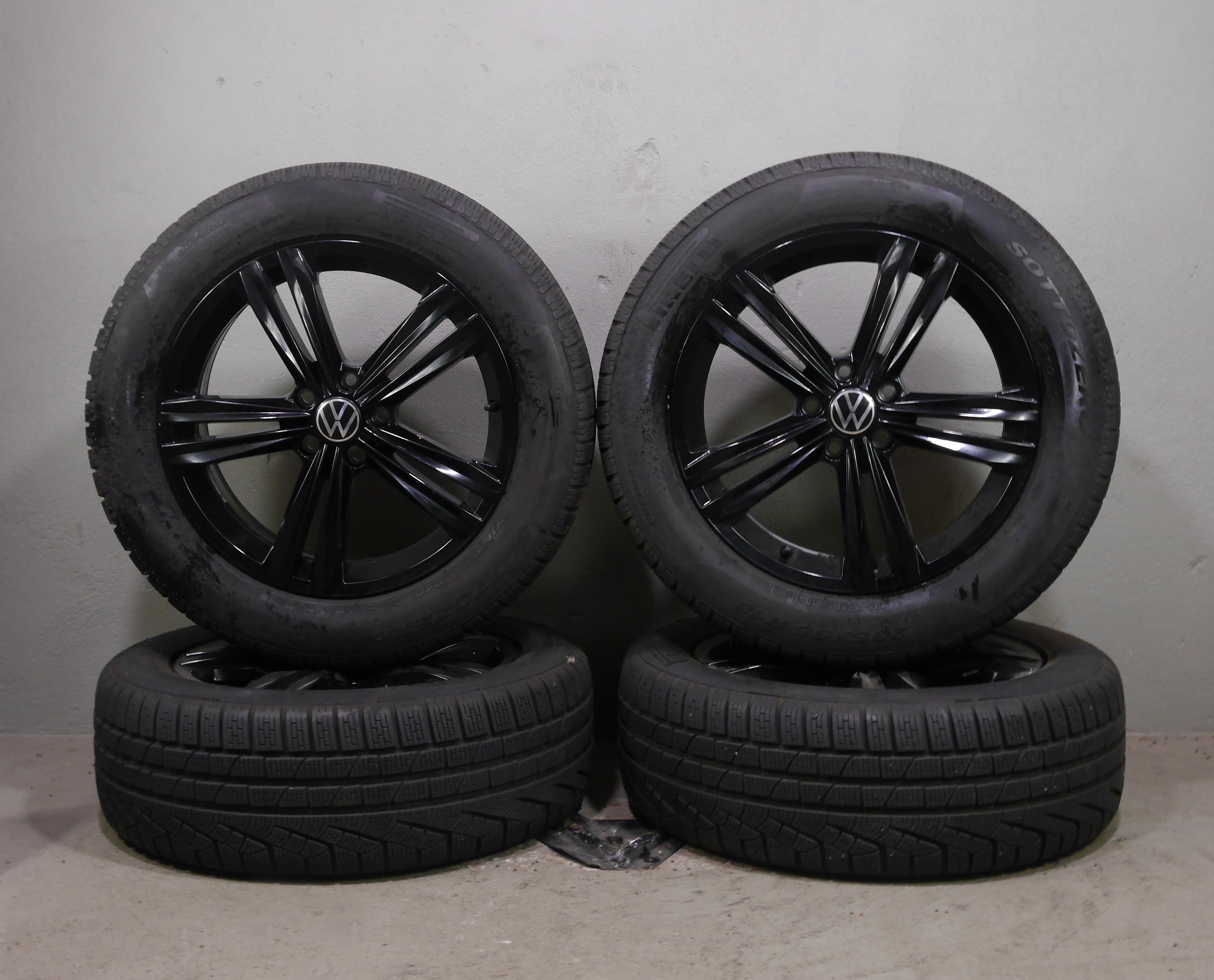 VW Tiguan Aluradsatz – Winter 235/55 R18 104H – 5NA601025AQ