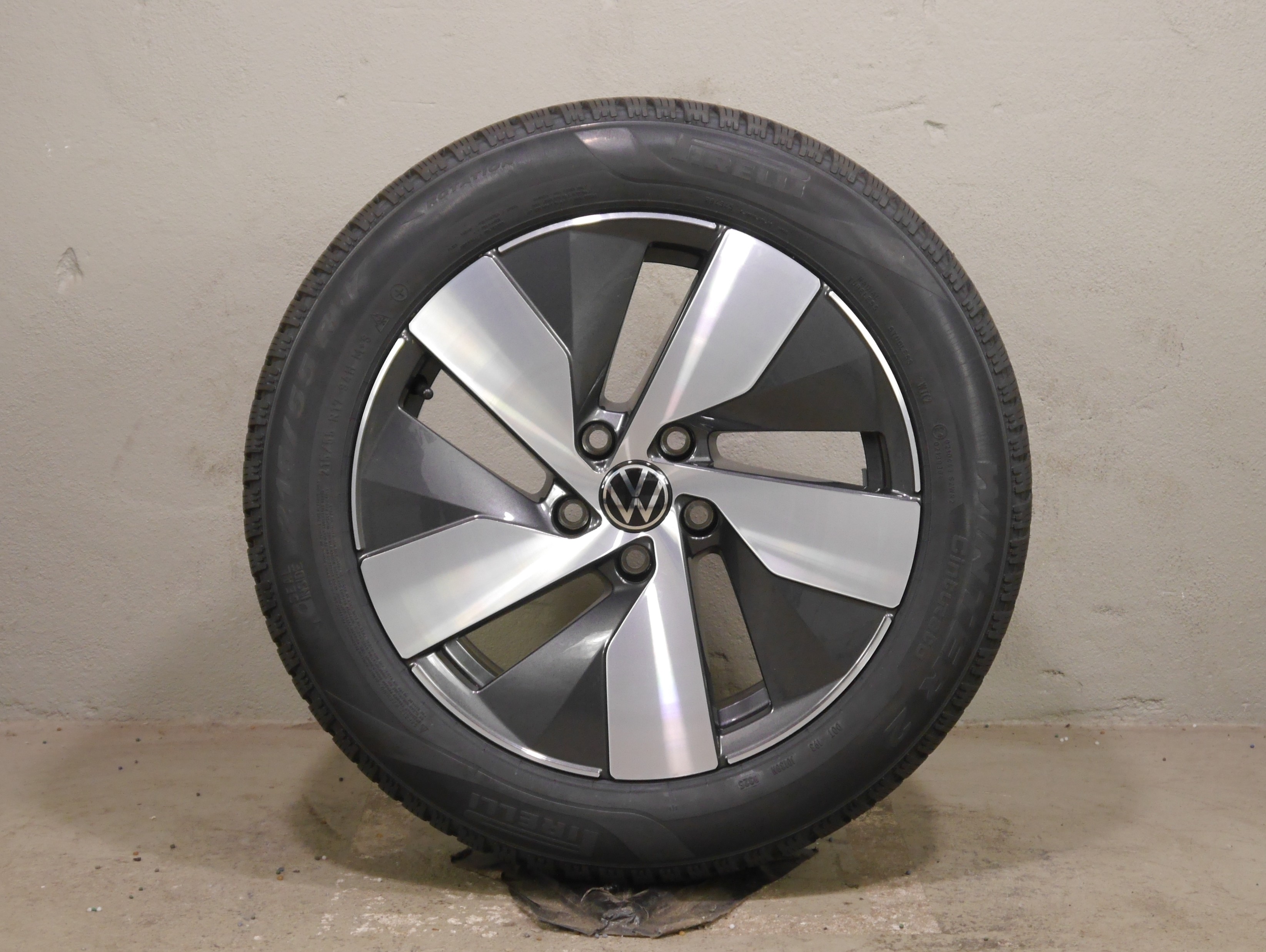 VW Passat Aluradsatz – Winter 215/60 R16 99H – 3J0601025K
