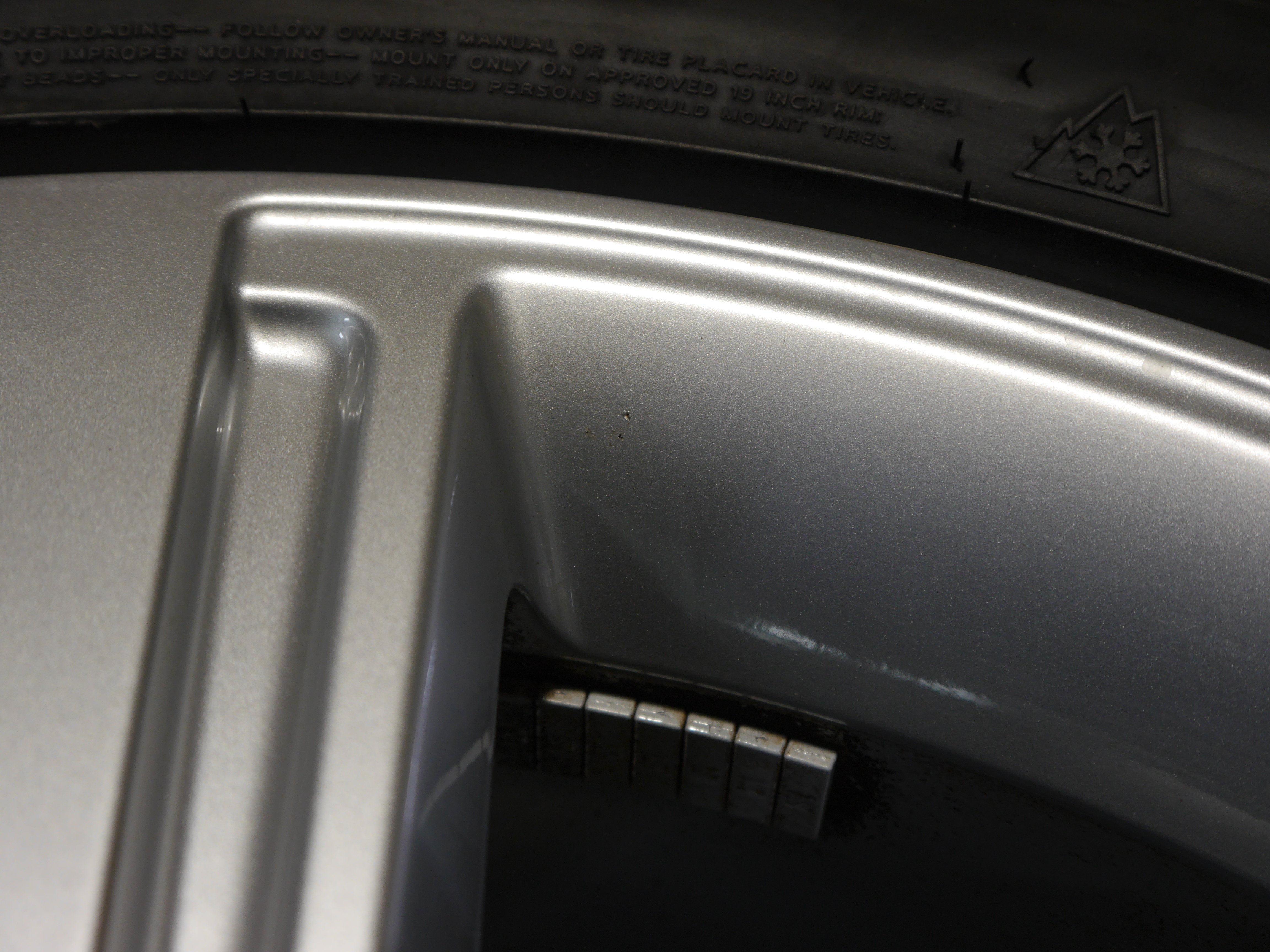 Audi A8 Aluradsatz – Winter 235/50 R19 103H – 4N0601025J
