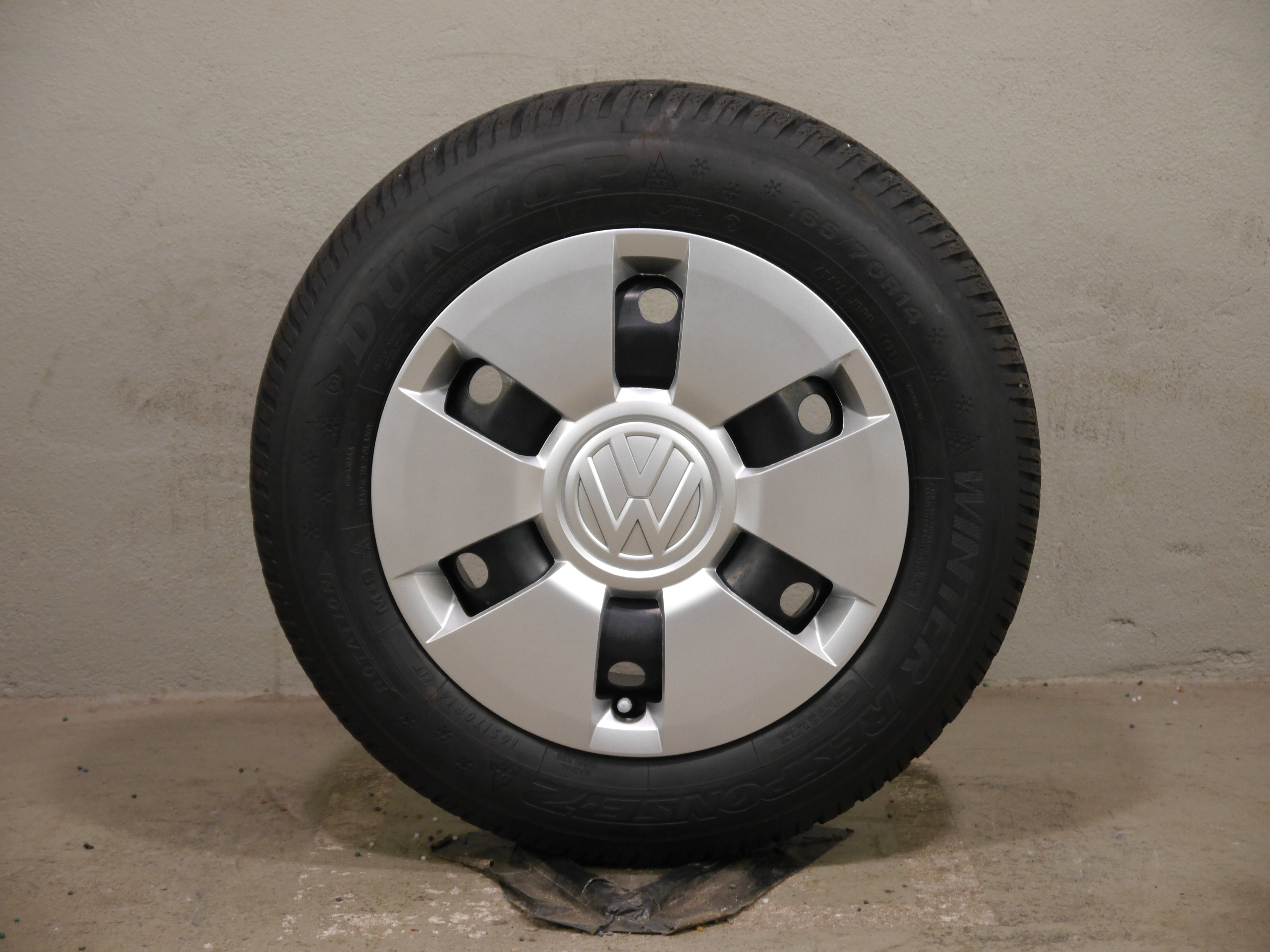 VW UP!  Stahlradsatz – Winter 165/70 R14 81T  – 1S0601027G/J