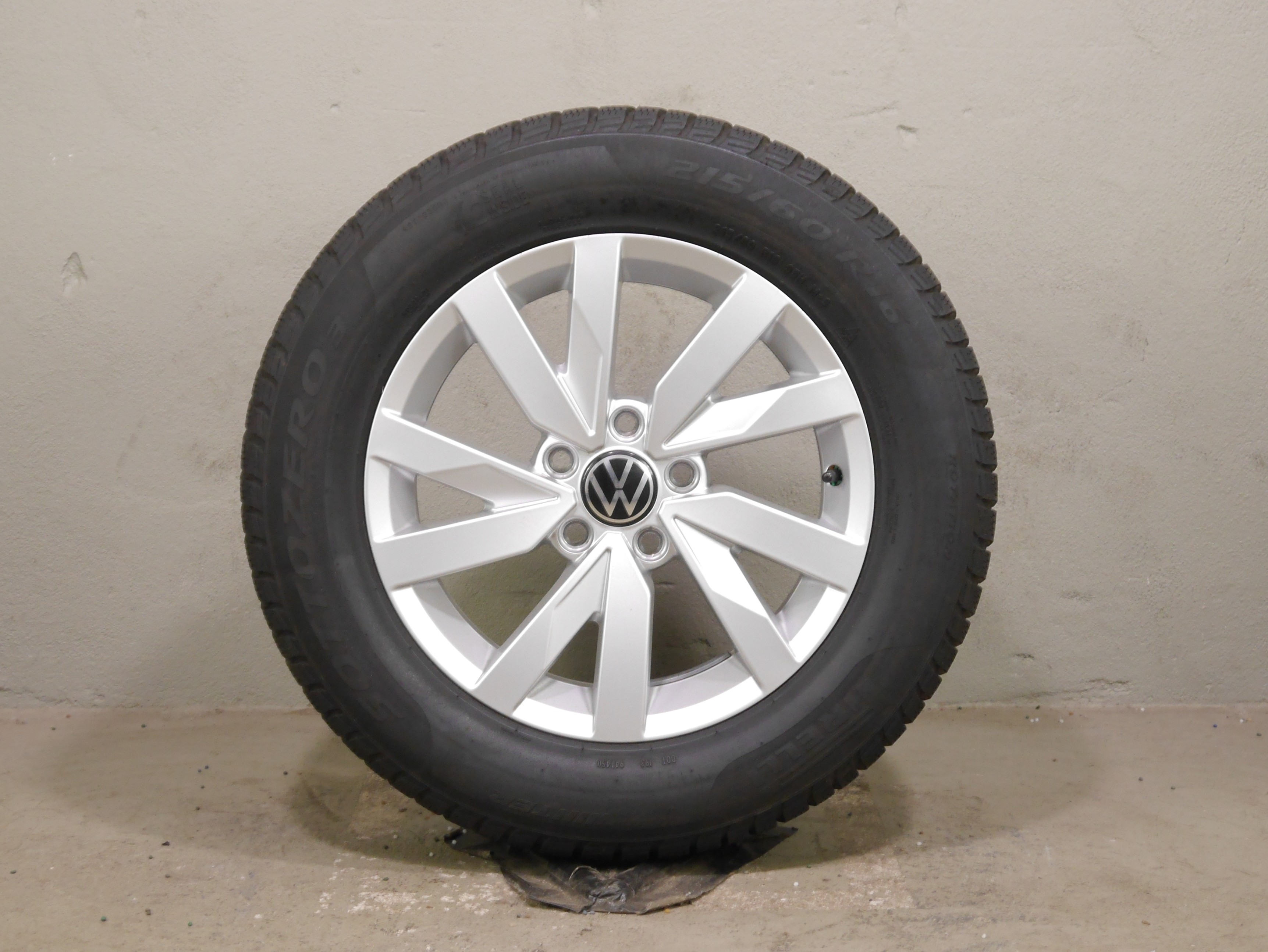 VW Passat Variant Aluradsatz – Winter 215/60 R16 95H – 3G0601025BJ SEAL