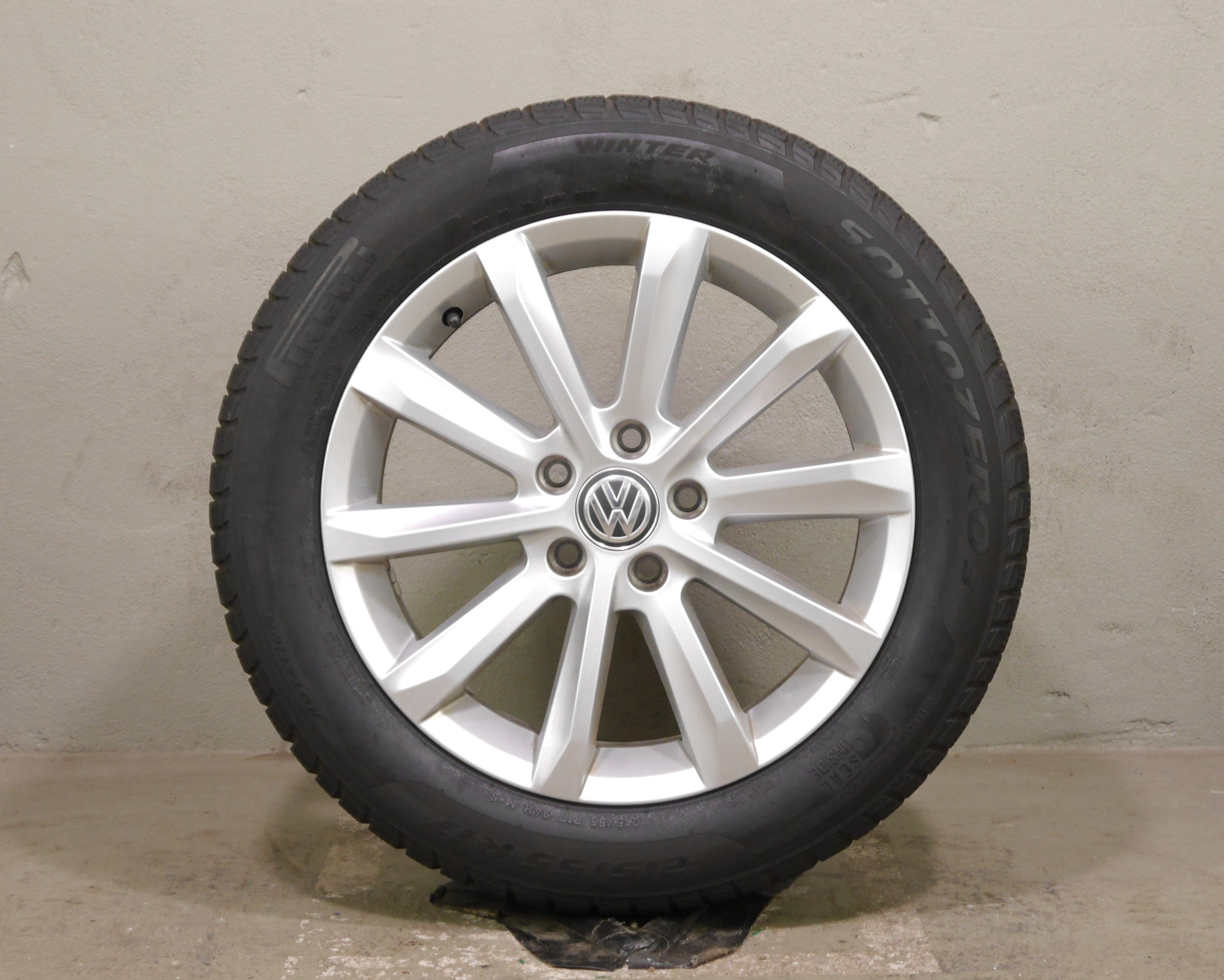 VW Passat B8 Aluradsatz – Winter 215/55 R17 94H – 3G0601025C SEAL