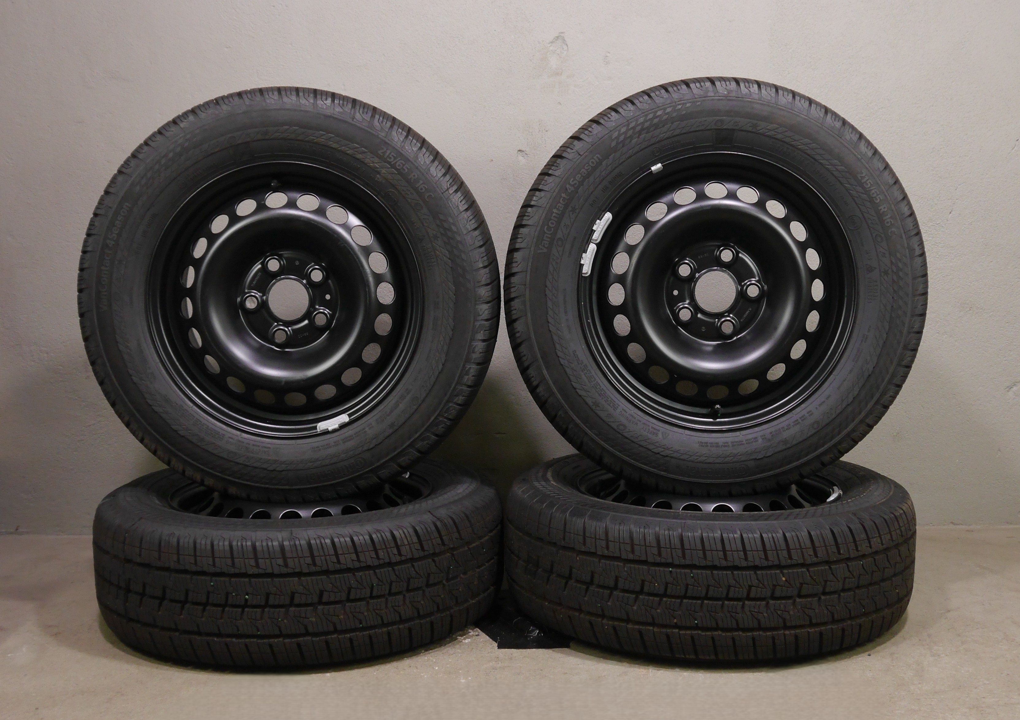 VW T6.1 Caravelle Stahlradsatz– Allwetter 215/65 R16 106/104T - 7LA601027