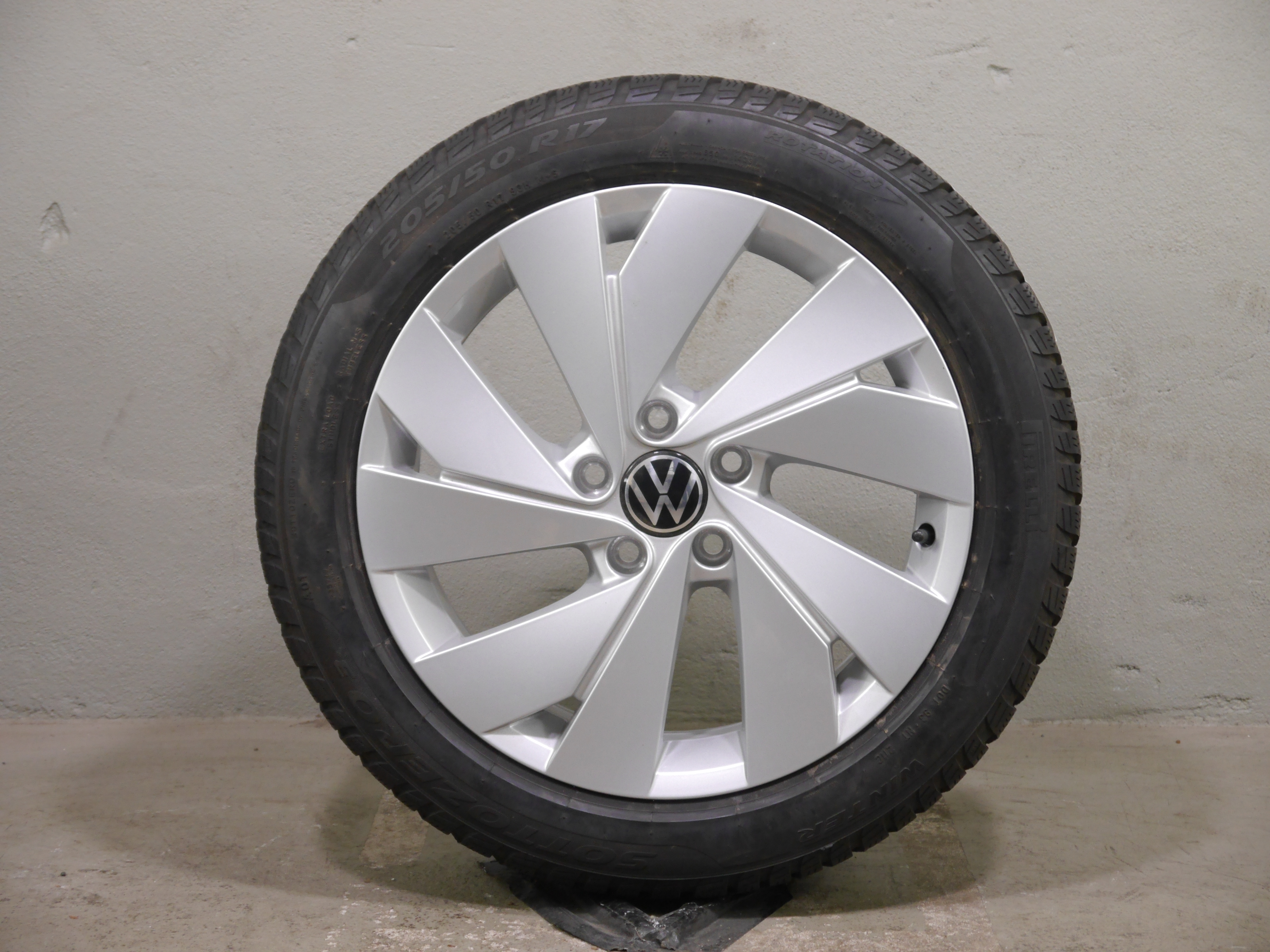 VW Golf Aluradsatz – Winter 205/50 R17 93H – 5H0601025B