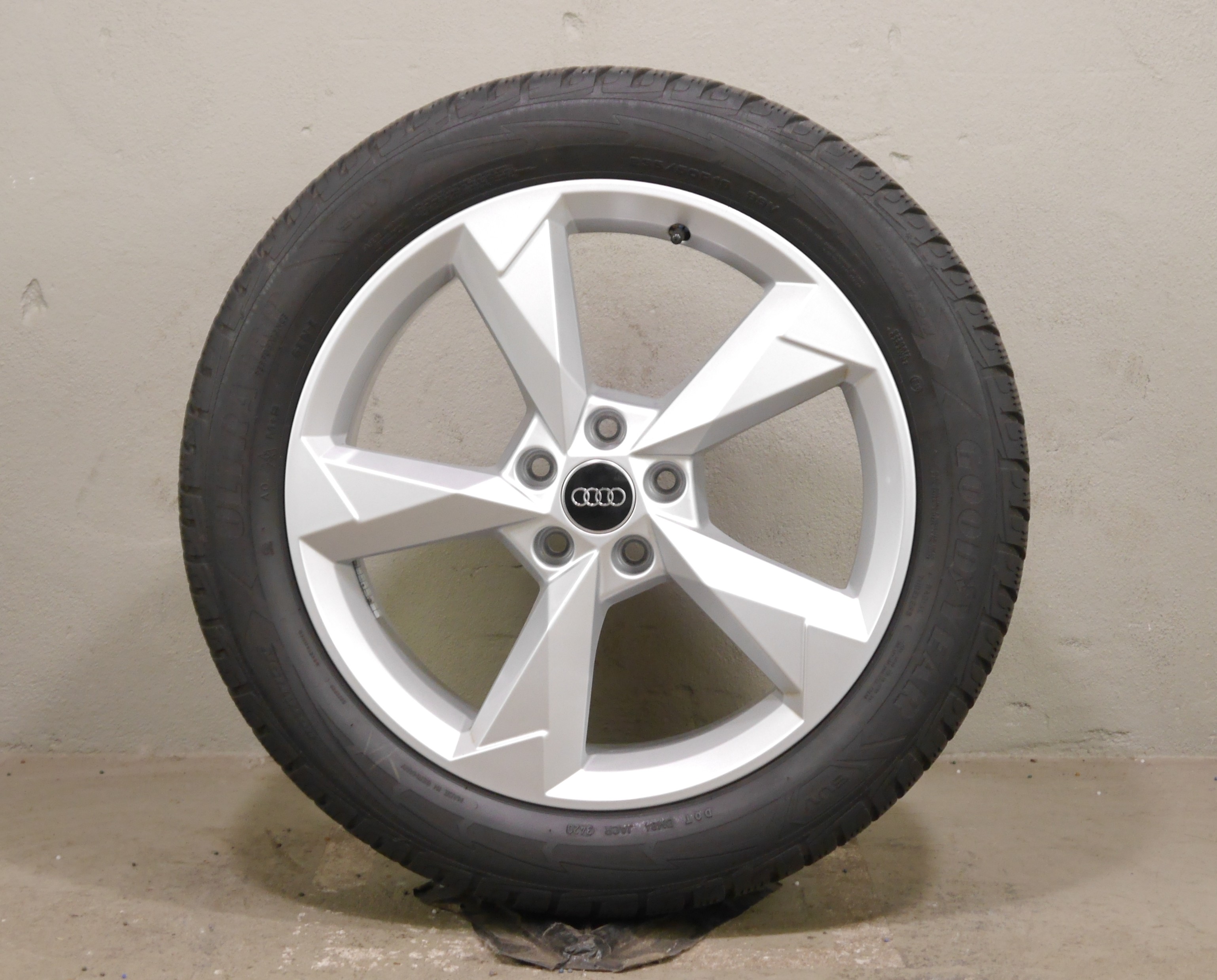 Audi Q3 Sportback (F3) Aluradsatz – Winter 235/50 R19 99V (AO) – 83A601025N